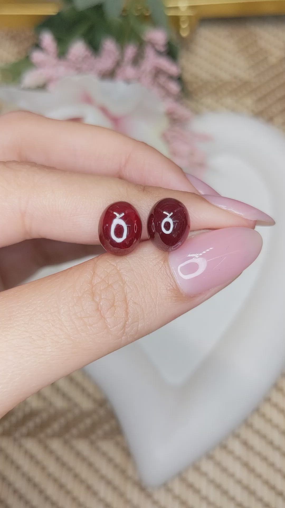 9.09&nbsp;Ct.Tw.Total Carat Weight Orangish Red Cabochon Almandine Garnet Pair from Ceylon (Sri Lanka) Size Video