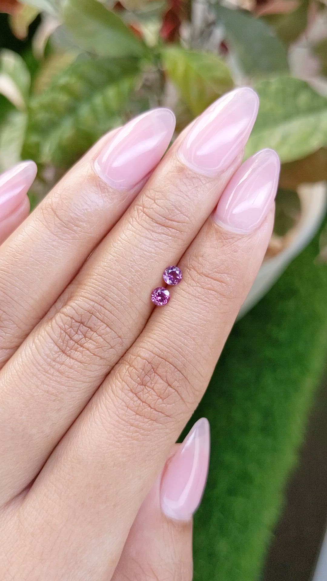 0.40&nbsp;Ct.Tw.Total Carat Weight Pinkish Purple Rhodolite Garnet Pair from Ceylon (Sri Lanka) Size Video