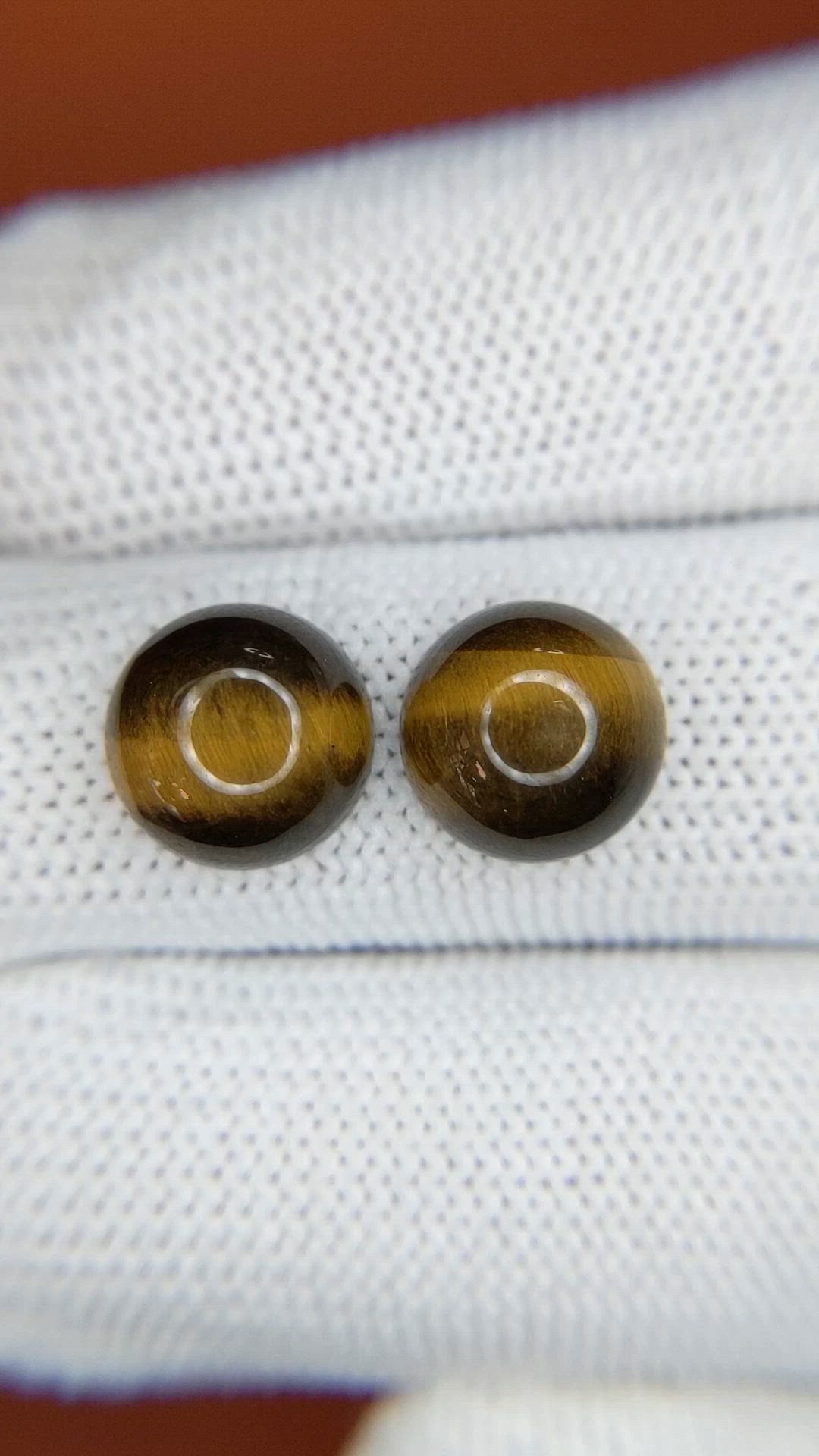 8.70&nbsp;Ct.Tw.Total Carat Weight Cabochon Tiger's Eye Pair from Ceylon (Sri Lanka) Size Video