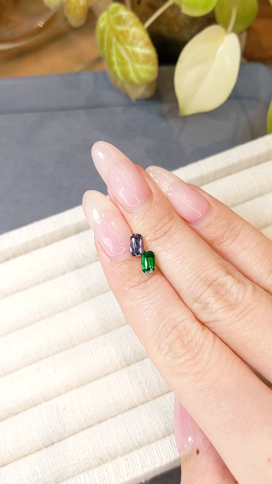 1.52&nbsp;Ct.Tw.Total Carat Weight Tsavorite Garnet Pair from Tanzania Size Video