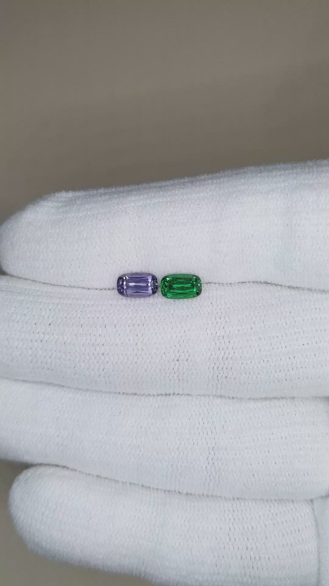 1.52&nbsp;Ct.Tw.Total Carat Weight Tsavorite Garnet Pair from Tanzania Size Video