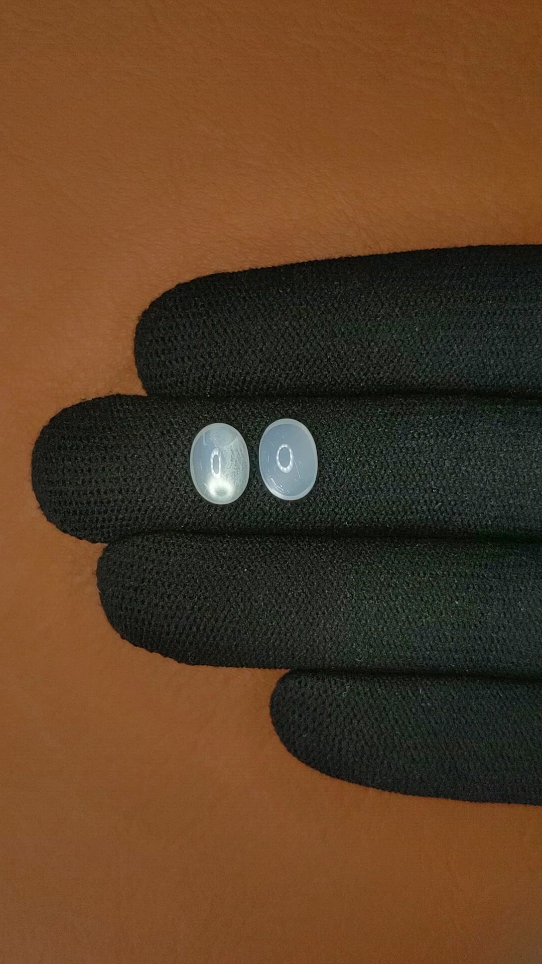 3.19&nbsp;Ct.Tw.Total Carat Weight White Cabochon Moonstone Pair from Ceylon (Sri Lanka) Size Video