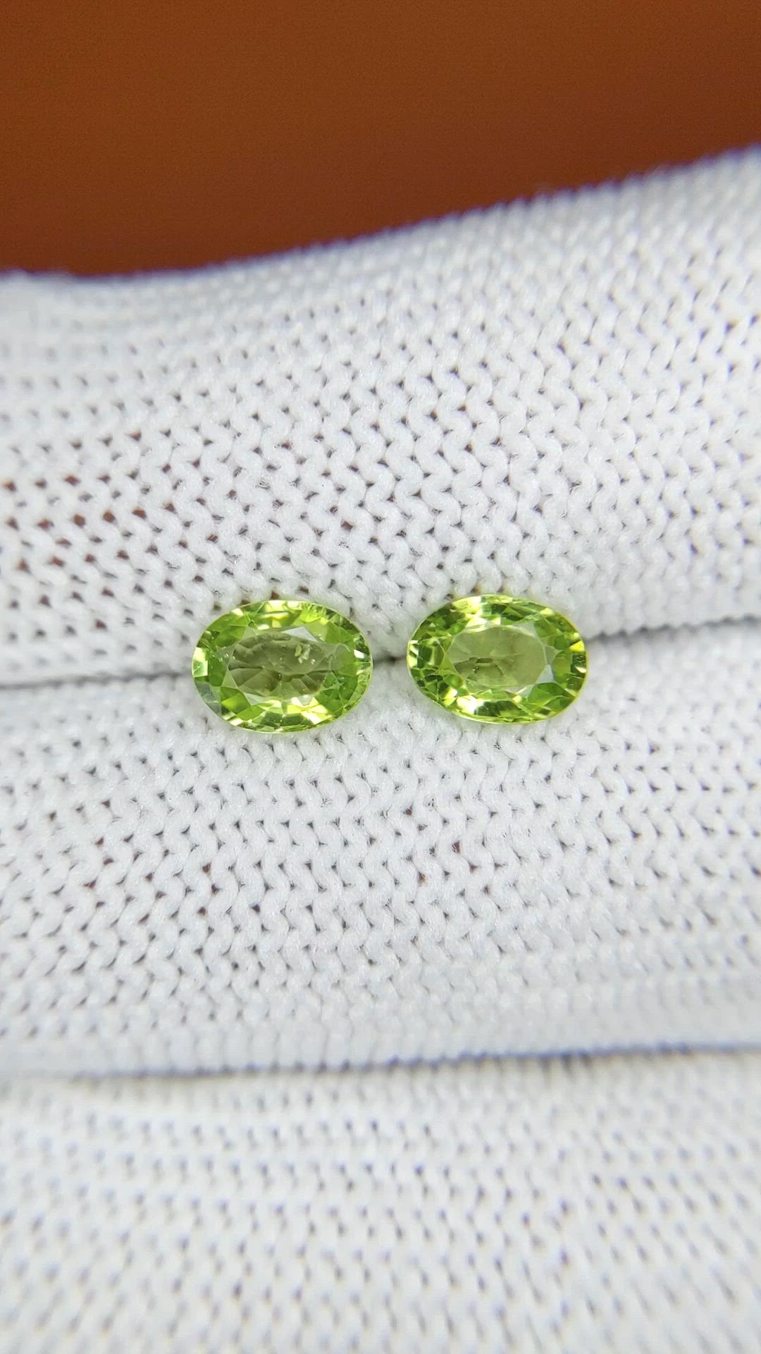 1.55 Ct.Tw.Total Carat Weight Green (Lime Green) Peridot Pair from Pakistan Size Video