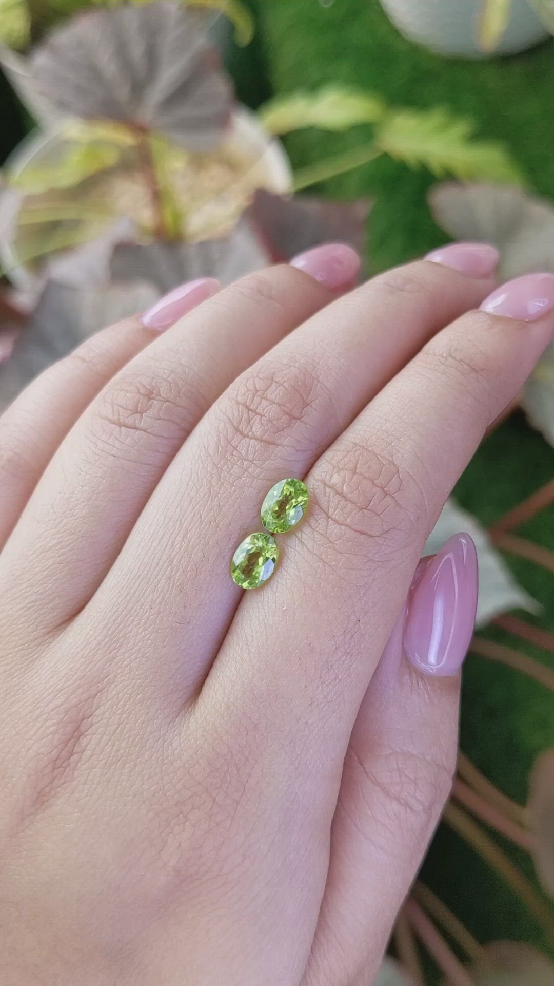 1.91&nbsp;Ct.Tw.Total Carat Weight Yellowish Green Peridot Pair from Ceylon (Sri Lanka) Size Video