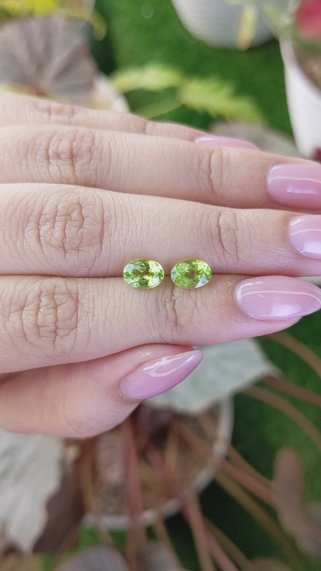 1.91&nbsp;Ct.Tw.Total Carat Weight Yellowish Green Peridot Pair from Ceylon (Sri Lanka) Size Video