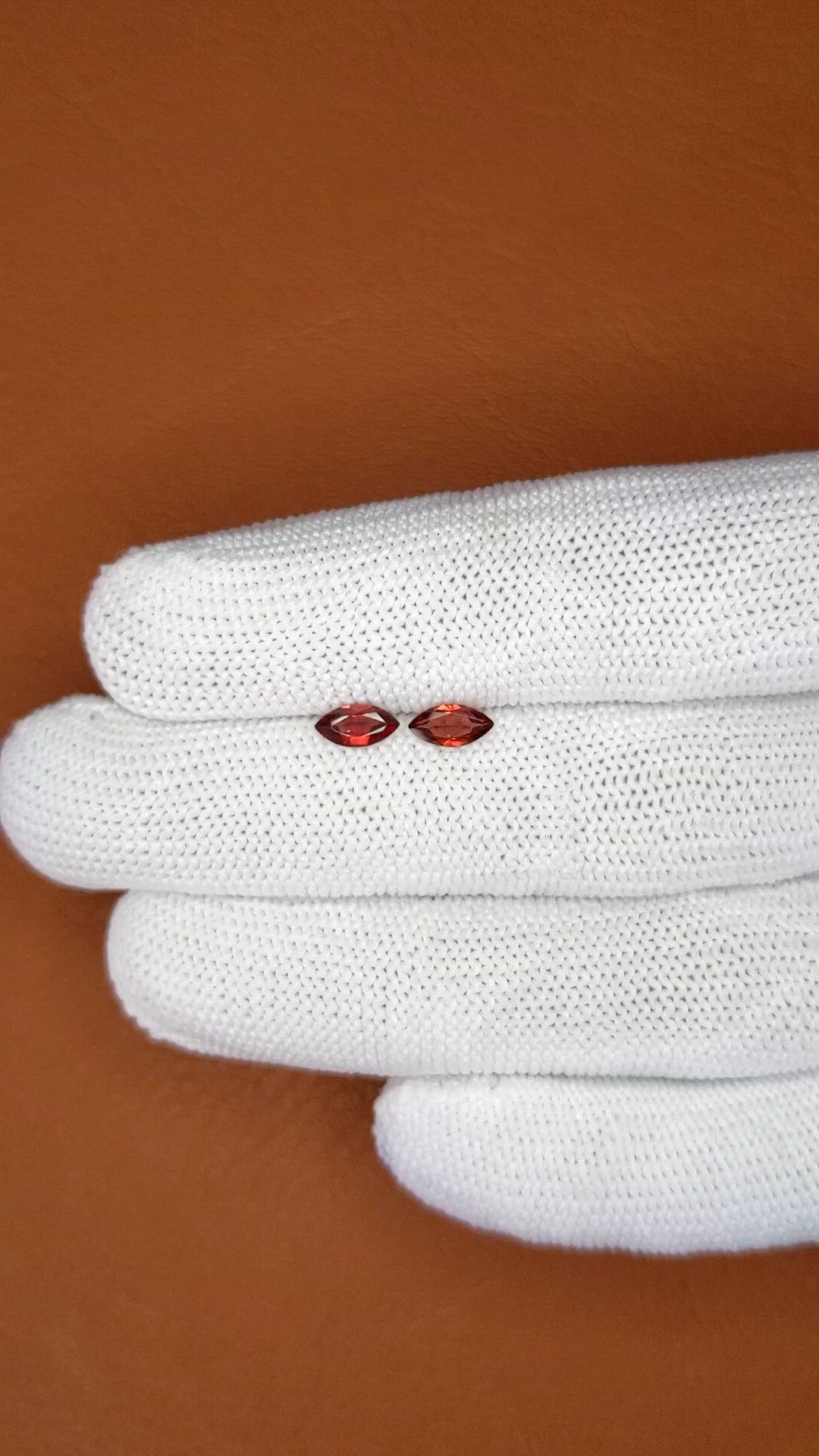 0.86&nbsp;Ct.Tw.Total Carat Weight Orangish Red Garnet Pair from Ceylon (Sri Lanka) Size Video