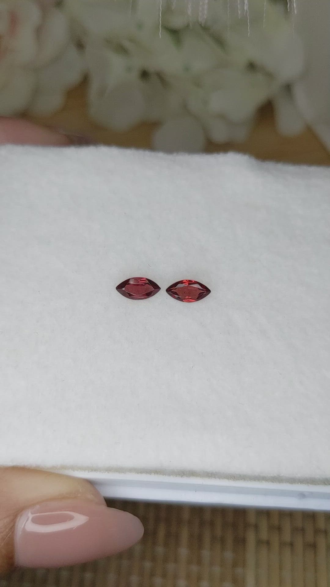 0.86&nbsp;Ct.Tw.Total Carat Weight Orangish Red Garnet Pair from Ceylon (Sri Lanka) Size Video