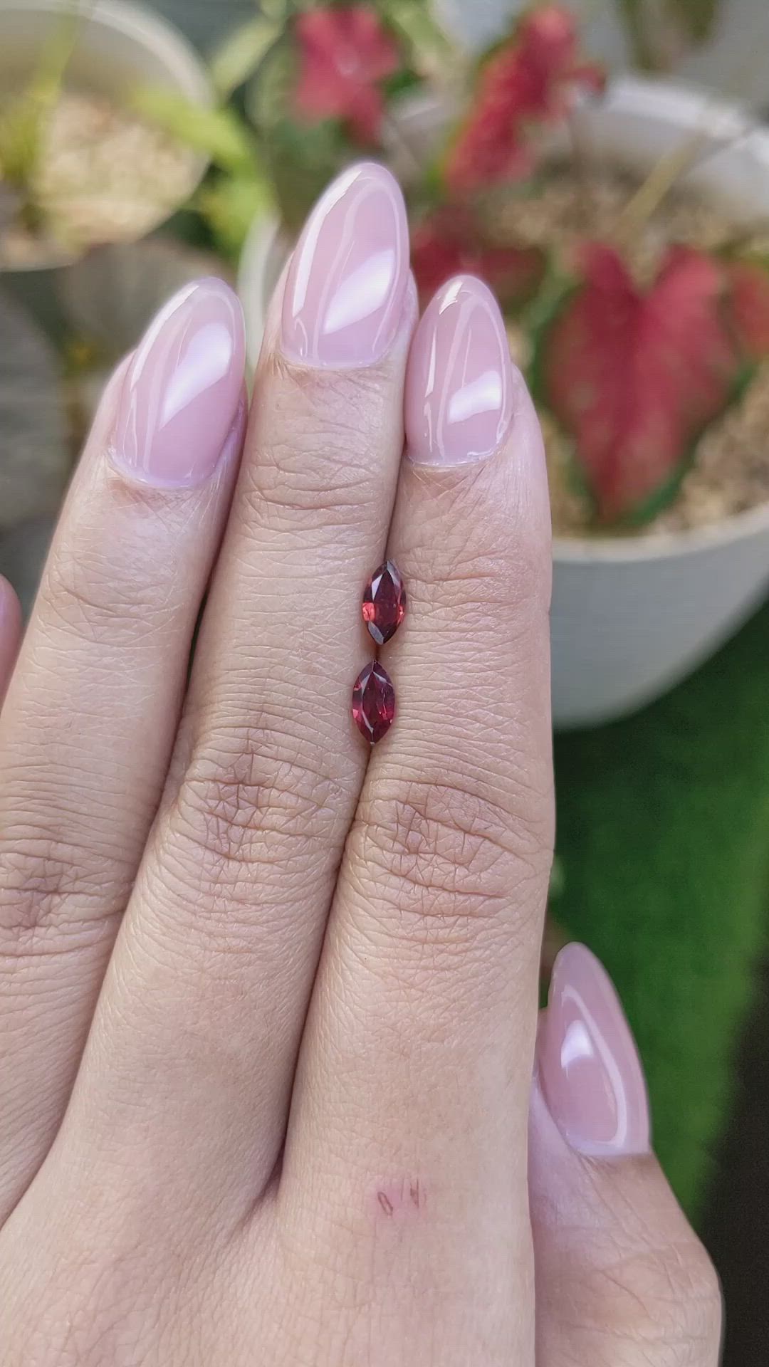 0.86&nbsp;Ct.Tw.Total Carat Weight Orangish Red Garnet Pair from Ceylon (Sri Lanka) Size Video