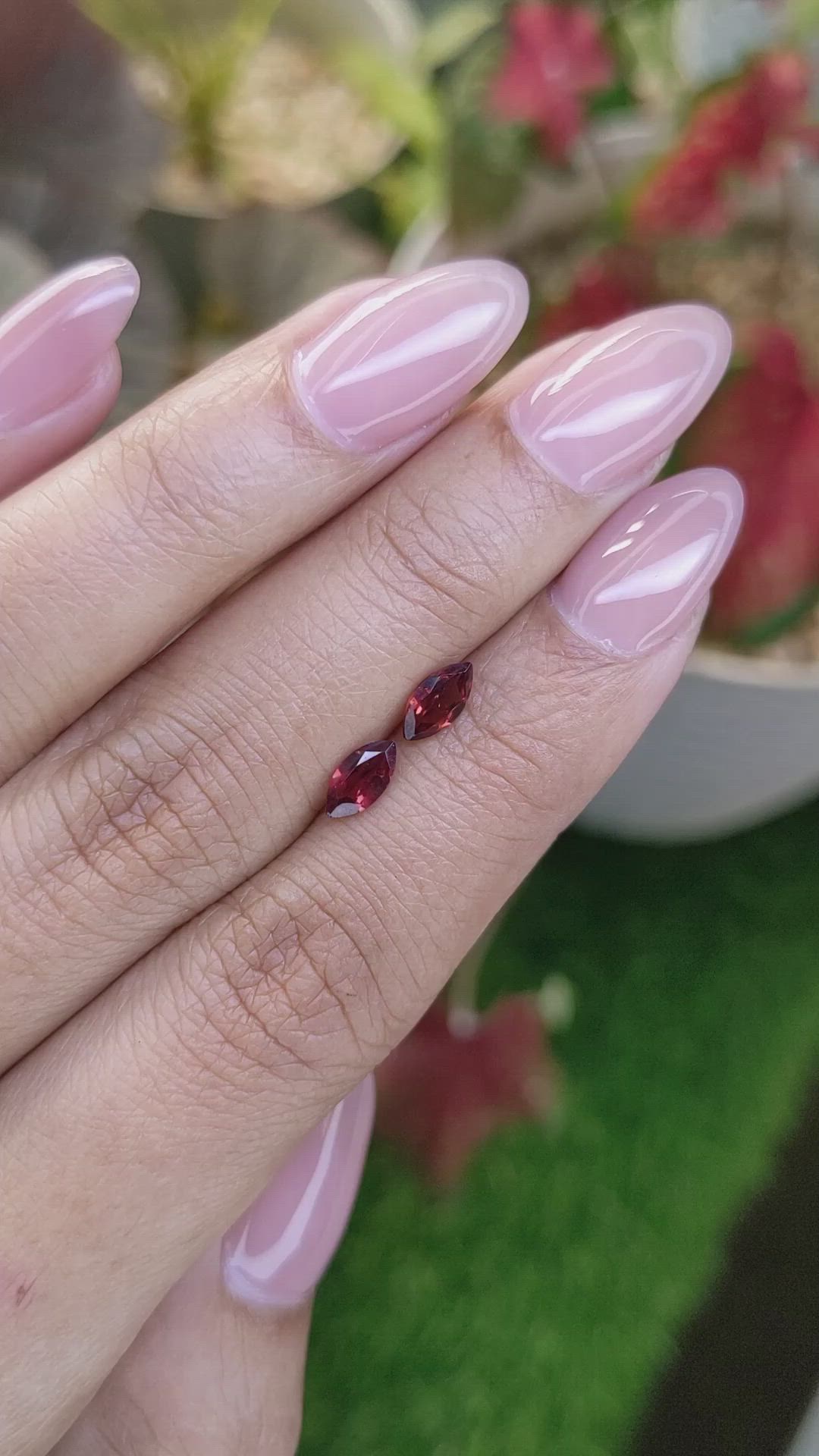 0.86&nbsp;Ct.Tw.Total Carat Weight Orangish Red Garnet Pair from Ceylon (Sri Lanka) Size Video