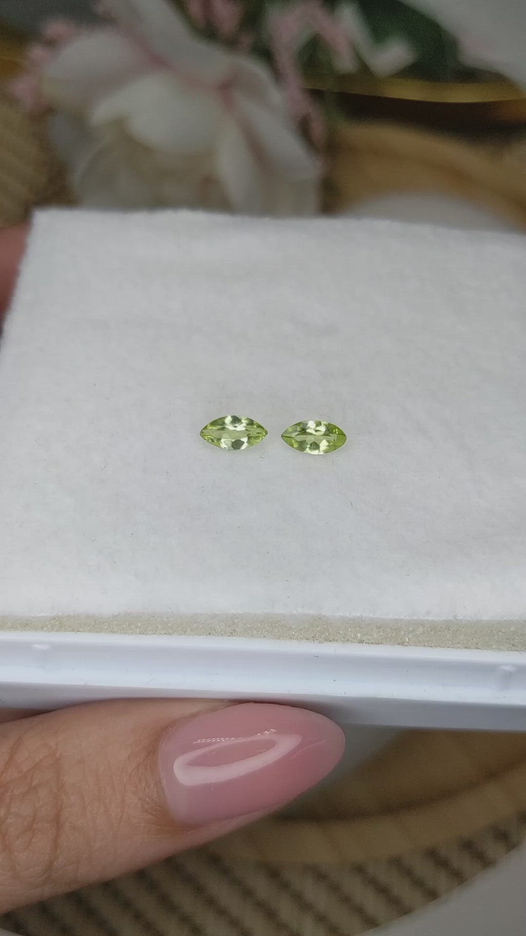 0.73&nbsp;Ct.Tw.Total Carat Weight Yellowish Green Peridot Pair from Brazil Size Video