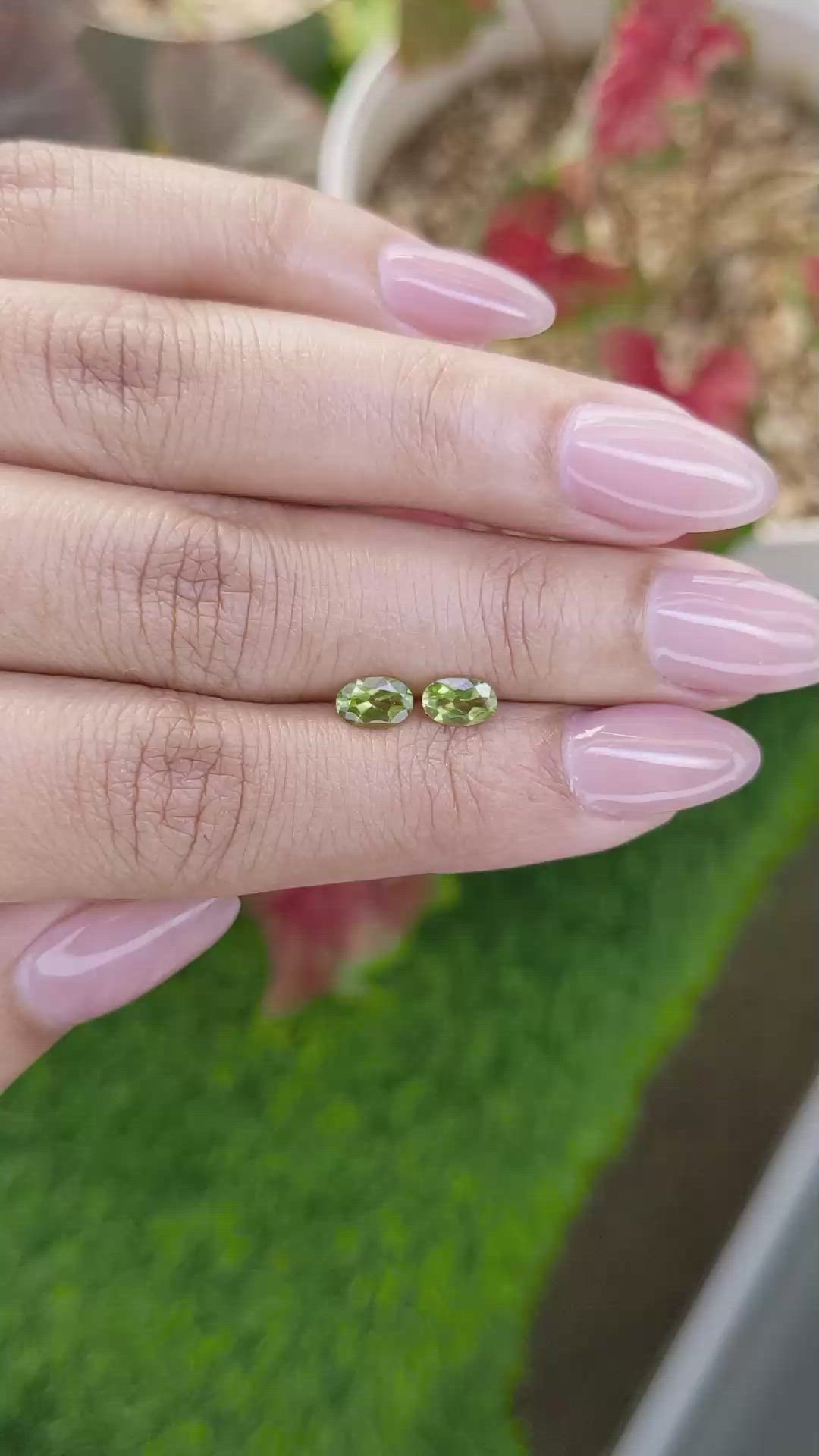 0.95 Ct.Tw.Total Carat Weight Yellowish Green Peridot Pair from Brazil Size Video