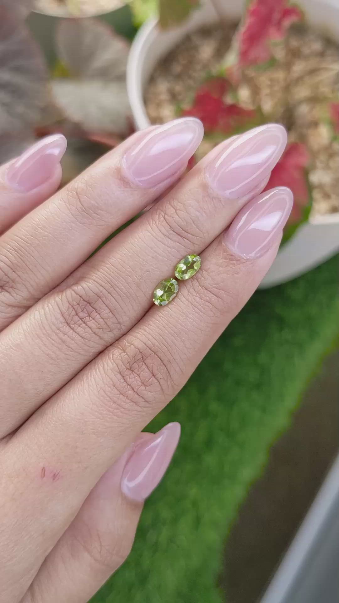 0.95 Ct.Tw.Total Carat Weight Yellowish Green Peridot Pair from Brazil Size Video