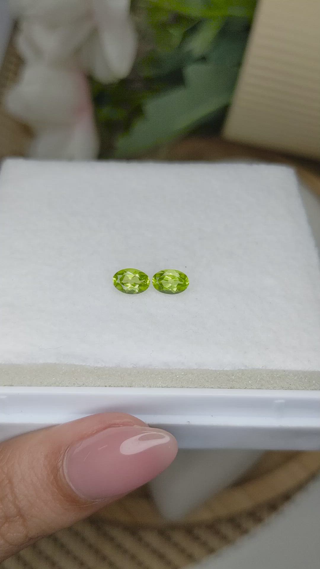 1.07&nbsp;Ct.Tw.Total Carat Weight Yellowish Green Peridot Pair from Brazil Size Video