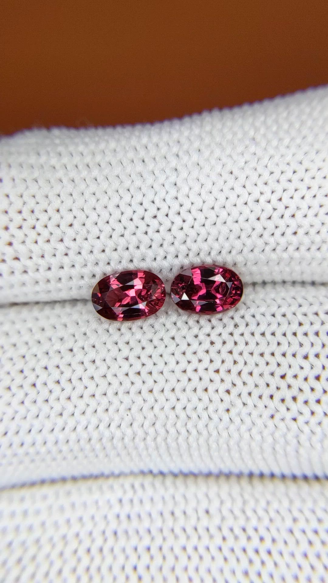 1.56&nbsp;Ct.Tw.Total Carat Weight Purplish Pink Rhodolite Garnet Pair from Ceylon (Sri Lanka) Size Video