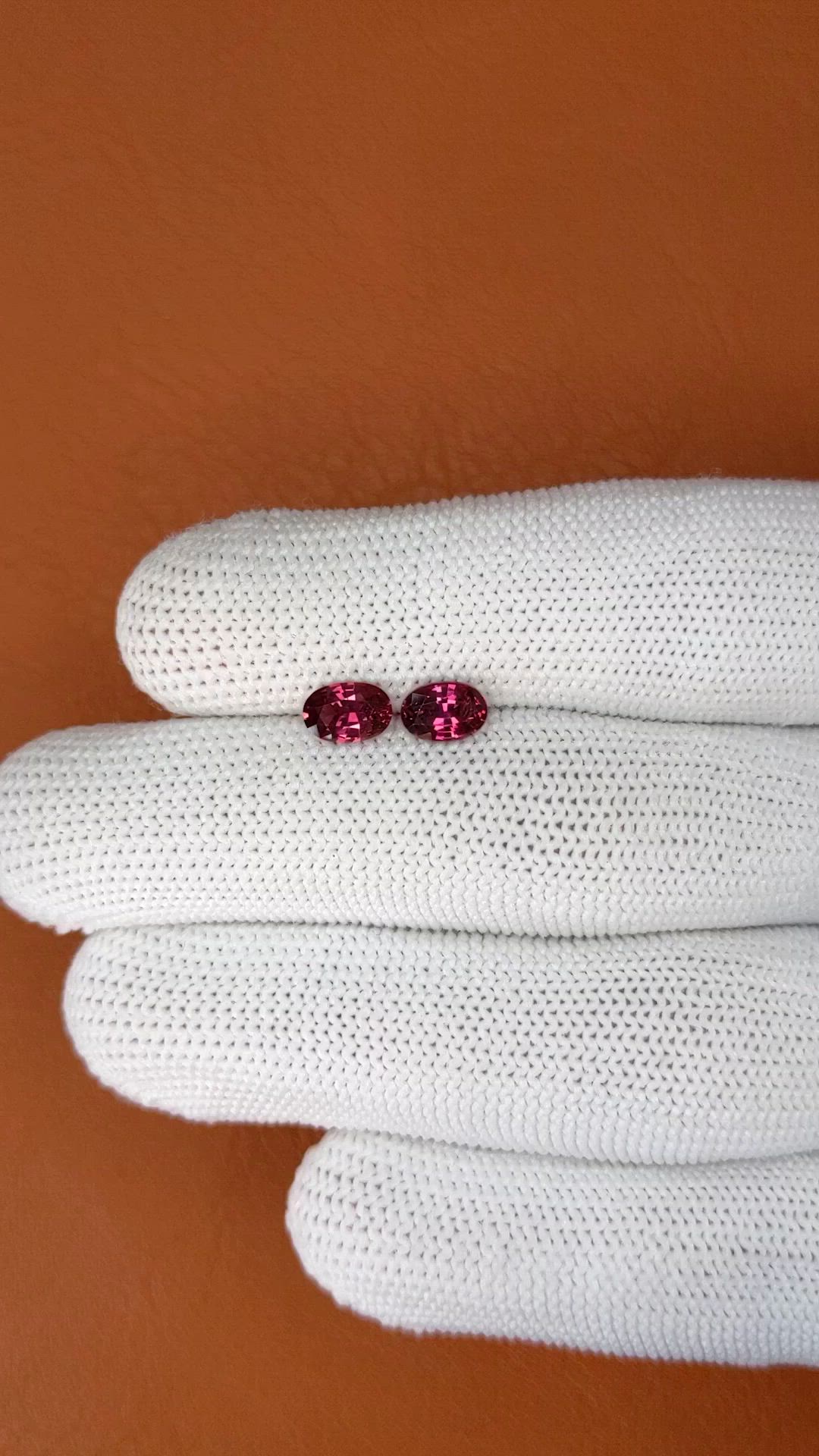 1.56&nbsp;Ct.Tw.Total Carat Weight Purplish Pink Rhodolite Garnet Pair from Ceylon (Sri Lanka) Size Video