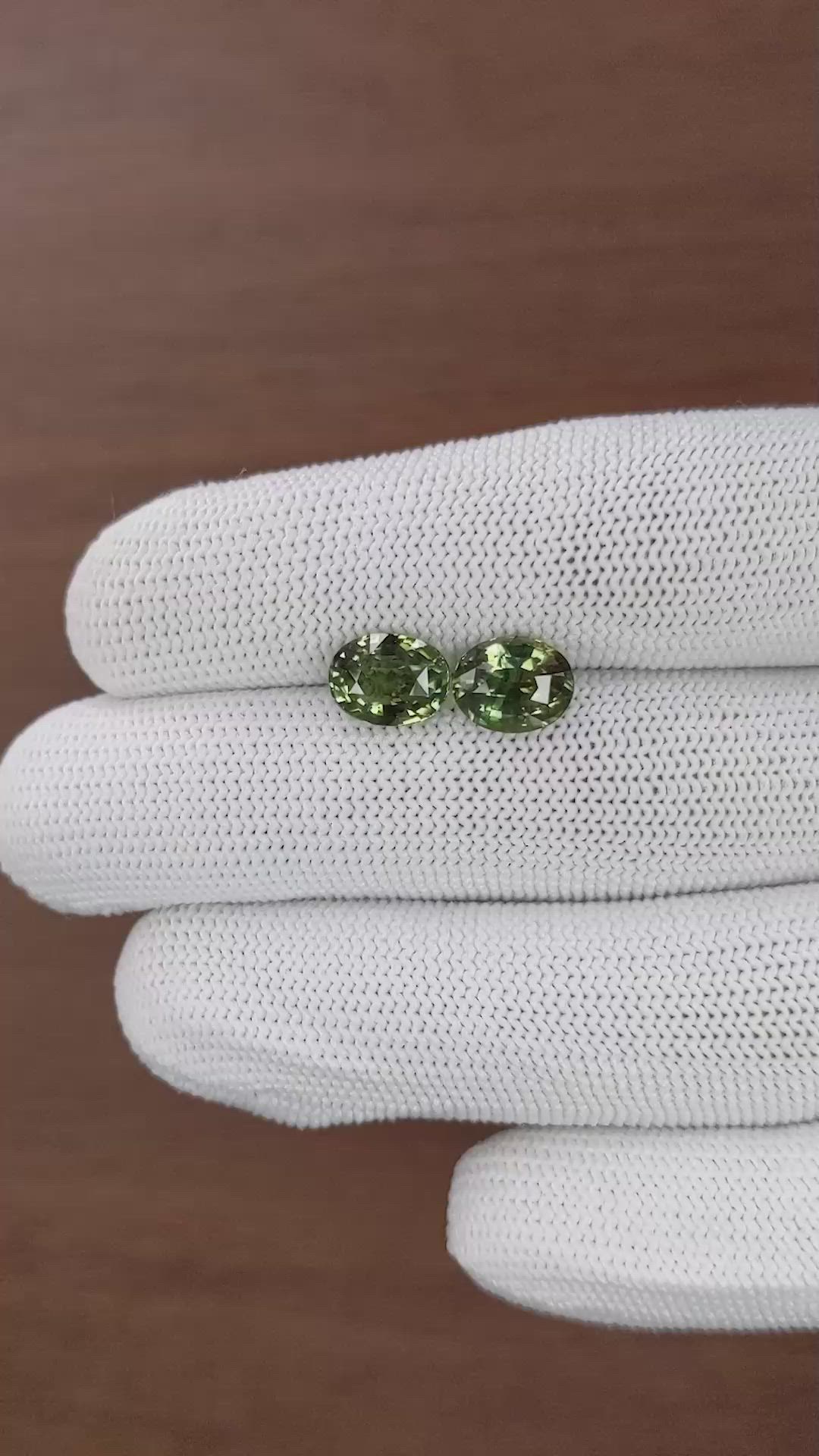 5.05&nbsp;Ct.Tw.Total Carat Weight Alexandrite Pair from Ceylon (Sri Lanka) Size Video