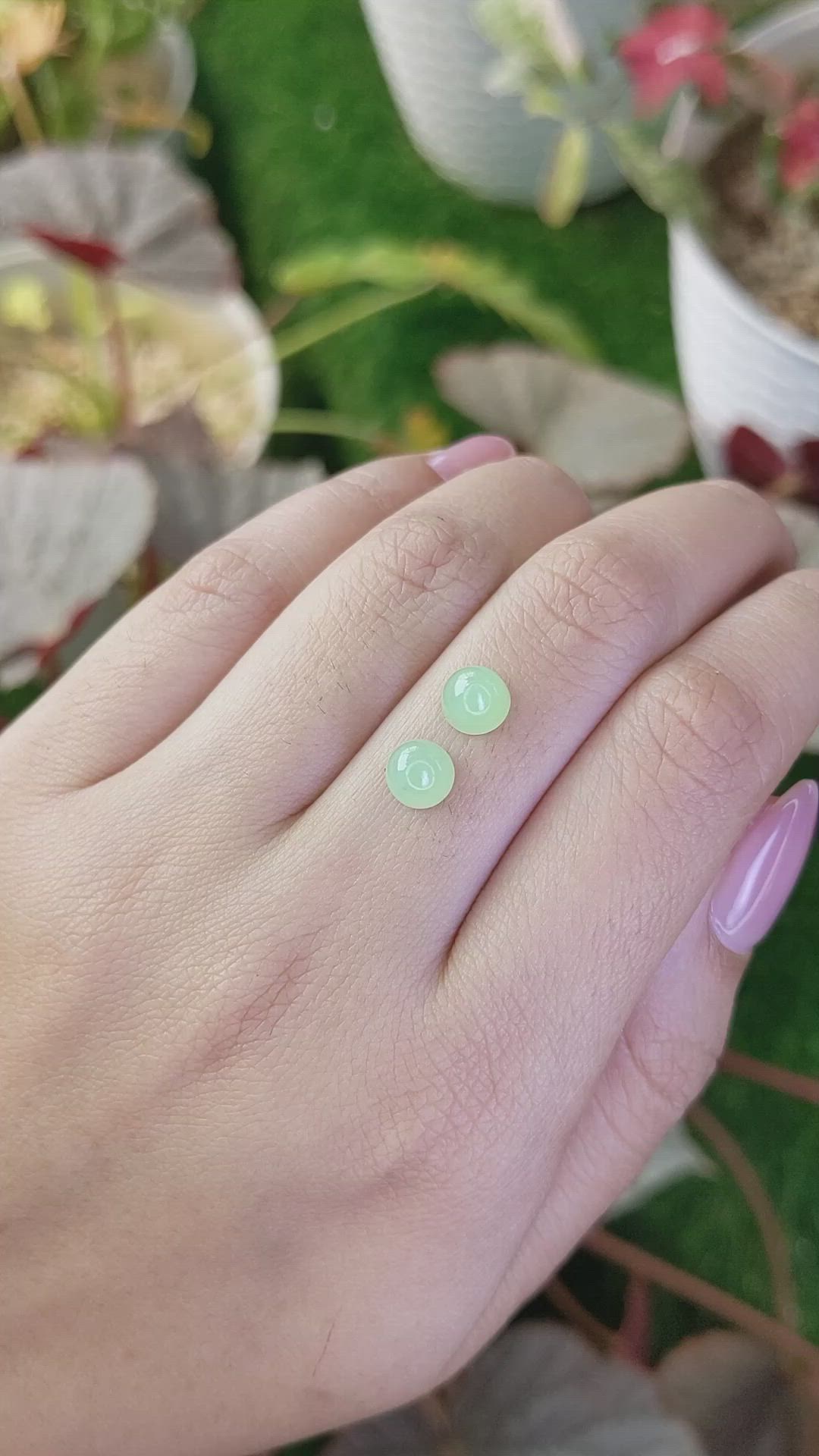 2.84&nbsp;Ct.Tw.Total Carat Weight Green Cabochon Jade Pair from Burma (Myanmar) Size Video