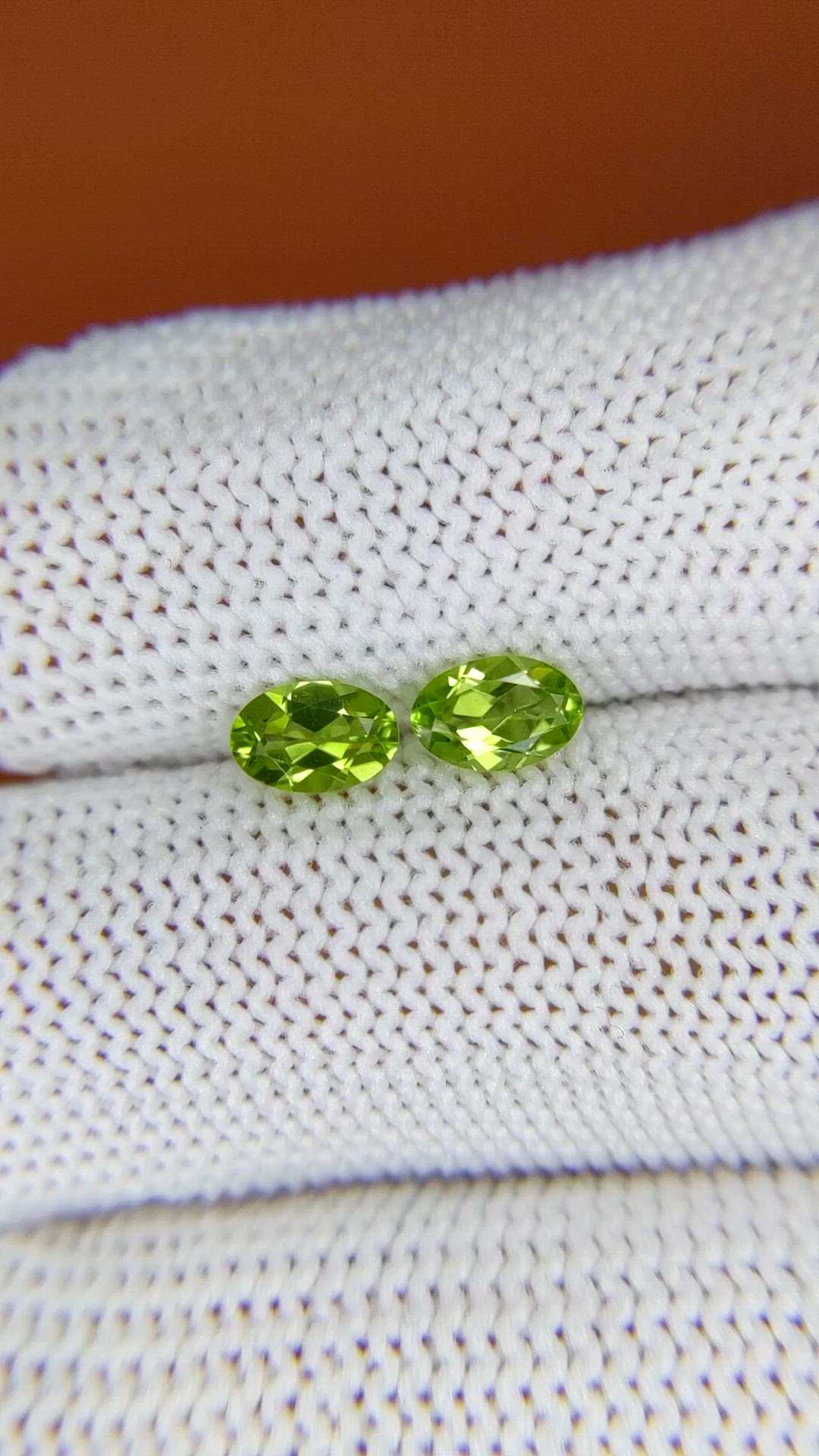 0.96 Ct.Tw.Total Carat Weight Green (Lime Green) Peridot Pair from Pakistan Size Video