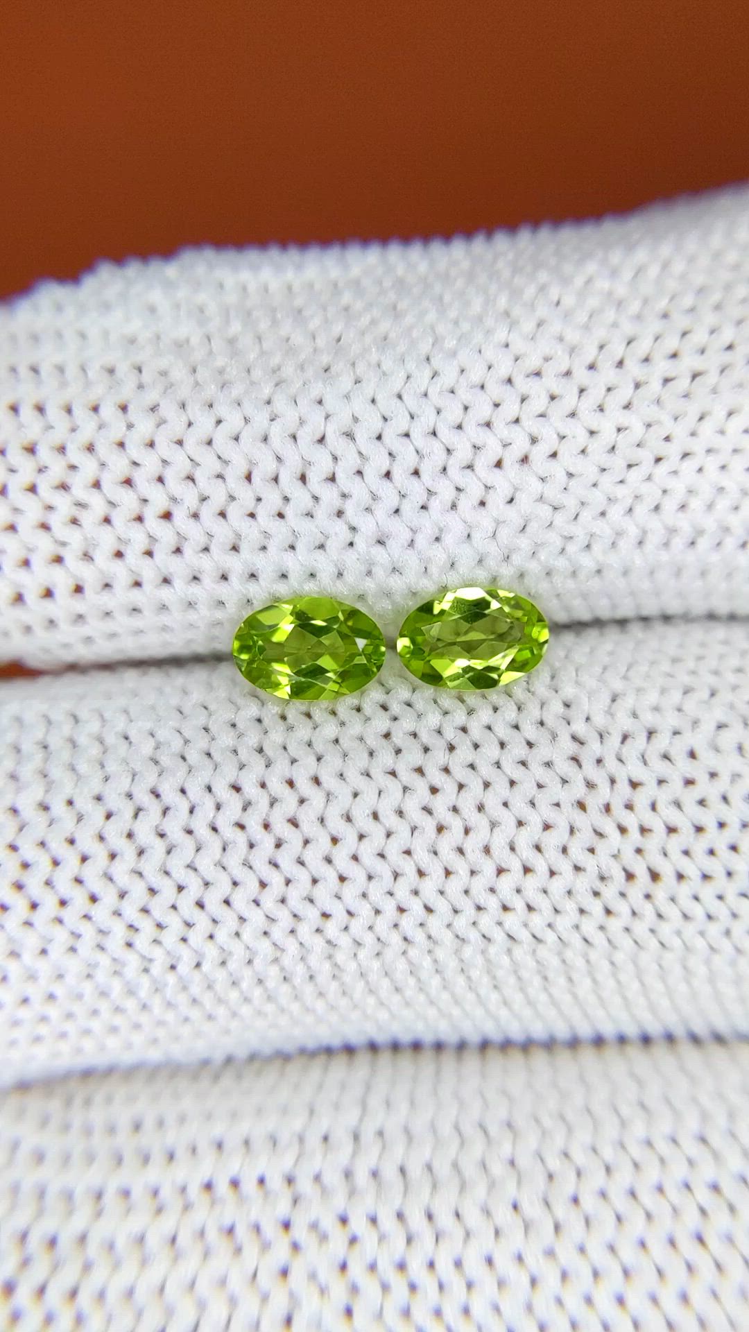 0.92 Ct.Tw.Total Carat Weight Yellowish Green Peridot Pair from Pakistan Size Video