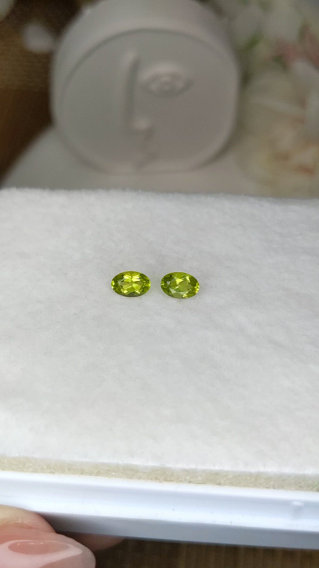 0.99&nbsp;Ct.Tw.Total Carat Weight Yellowish Green Peridot Pair from Pakistan Size Video