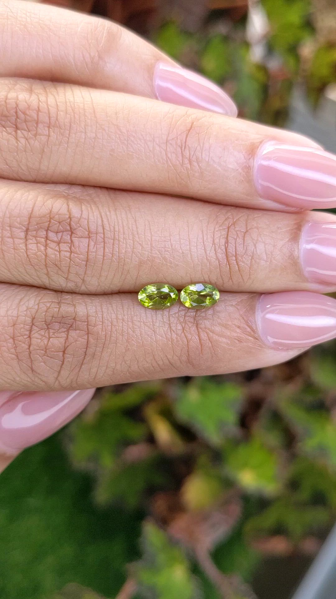 0.99&nbsp;Ct.Tw.Total Carat Weight Yellowish Green Peridot Pair from Pakistan Size Video