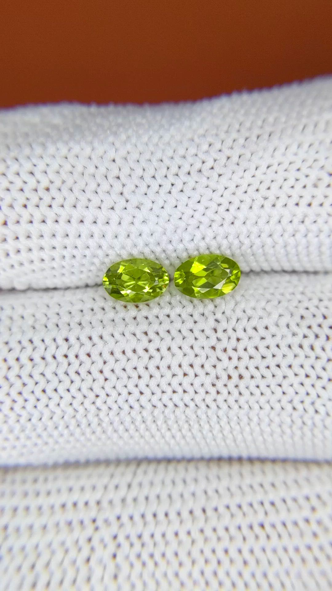 0.97 Ct.Tw.Total Carat Weight Yellowish Green Peridot Pair from Pakistan Size Video