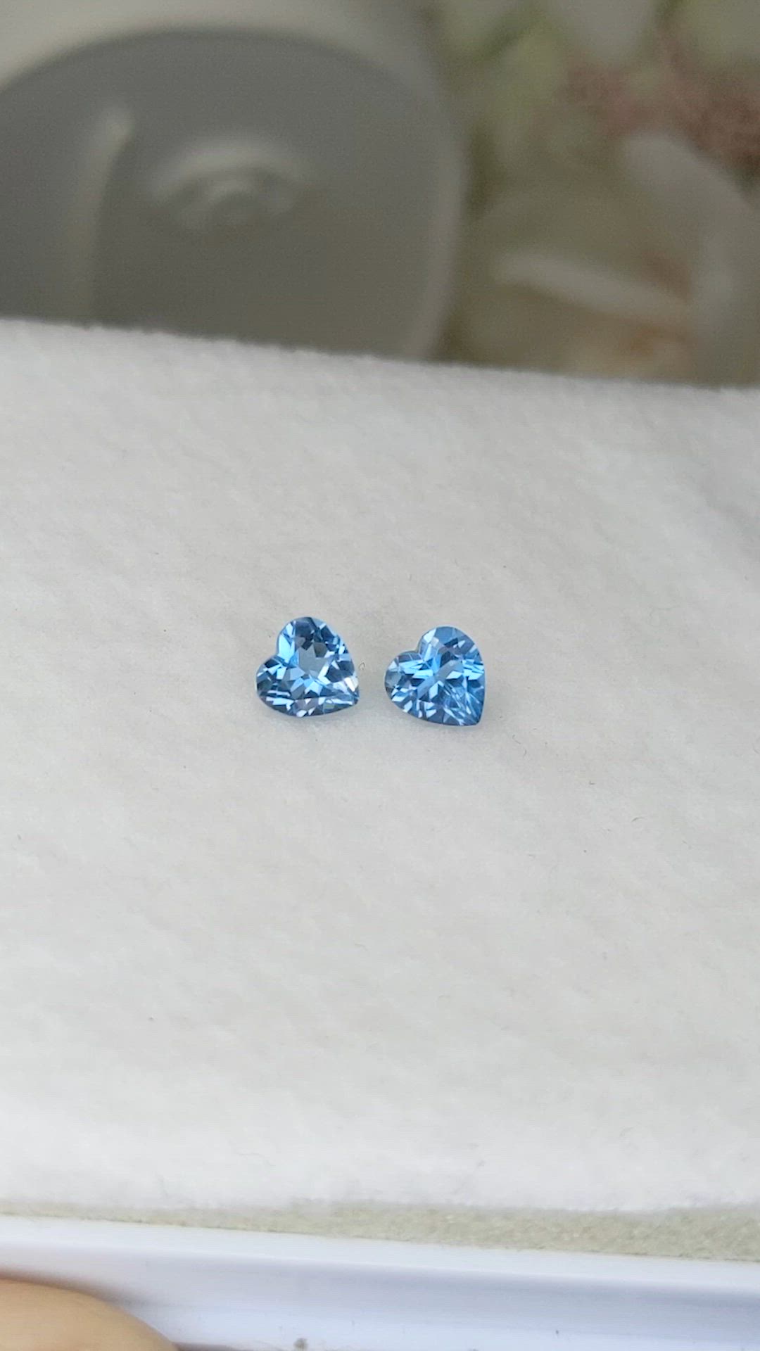 1.06&nbsp;Ct.Tw.Total Carat Weight Blue Topaz Pair from Ceylon (Sri Lanka) Size Video