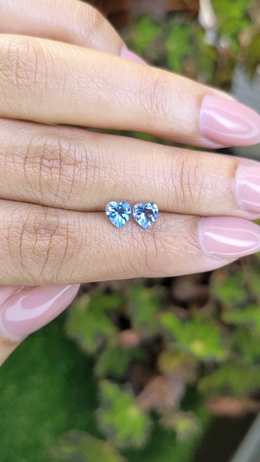 1.06&nbsp;Ct.Tw.Total Carat Weight Blue Topaz Pair from Ceylon (Sri Lanka) Size Video