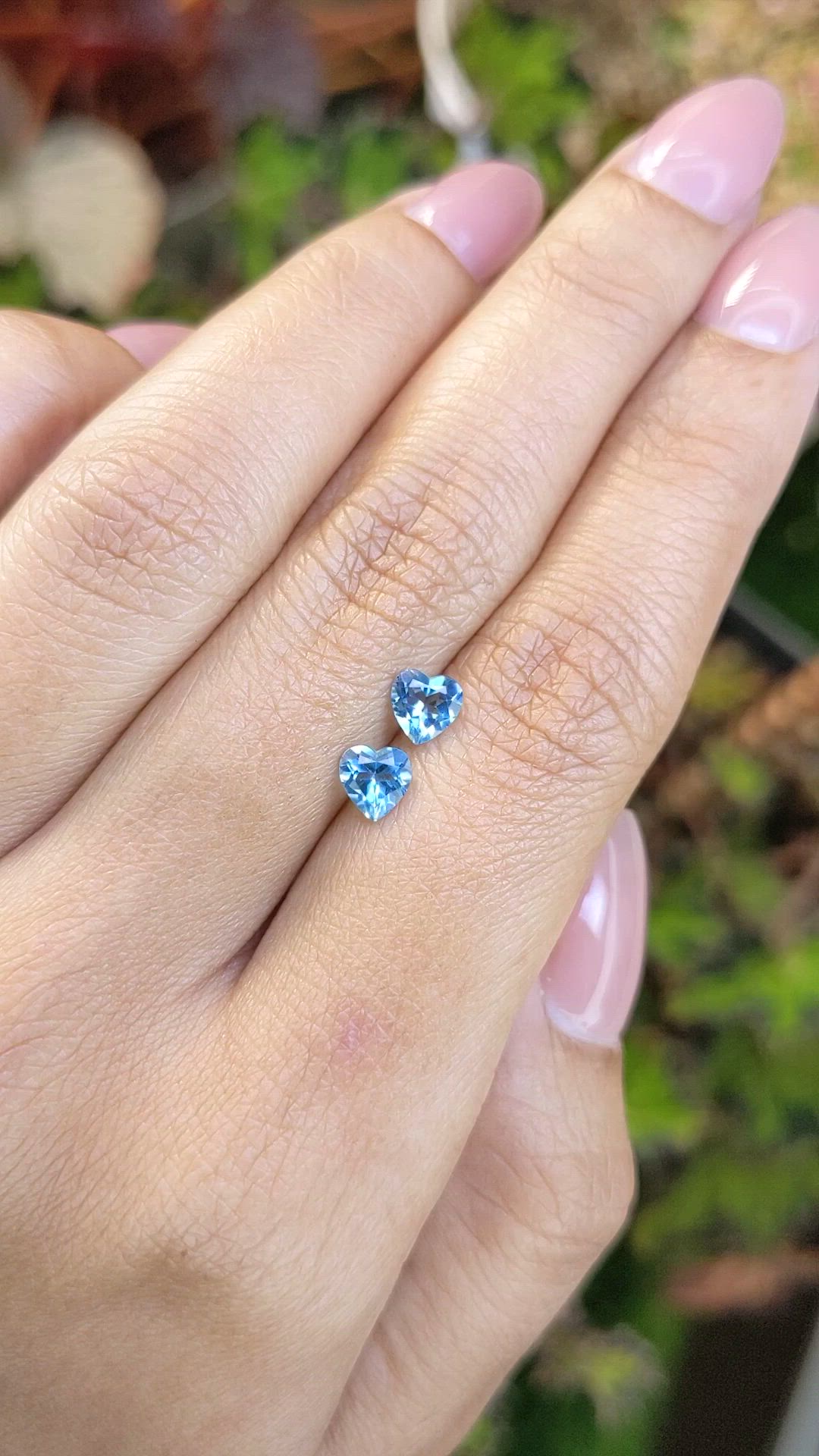 1.06&nbsp;Ct.Tw.Total Carat Weight Blue Topaz Pair from Ceylon (Sri Lanka) Size Video