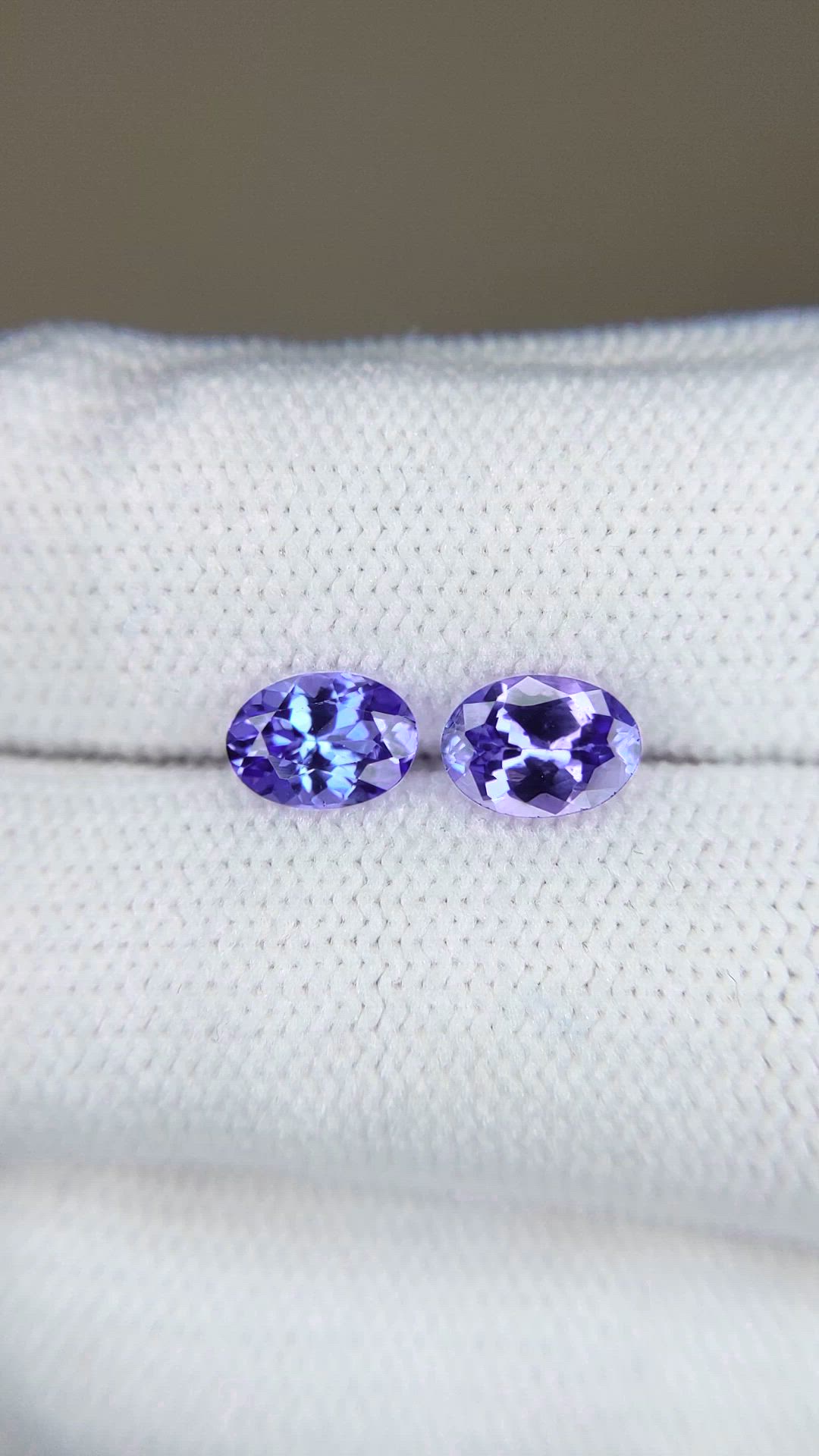 1.64&nbsp;Ct.Tw.Total Carat Weight Violetish Blue Tanzanite Pair from Tanzania Size Video