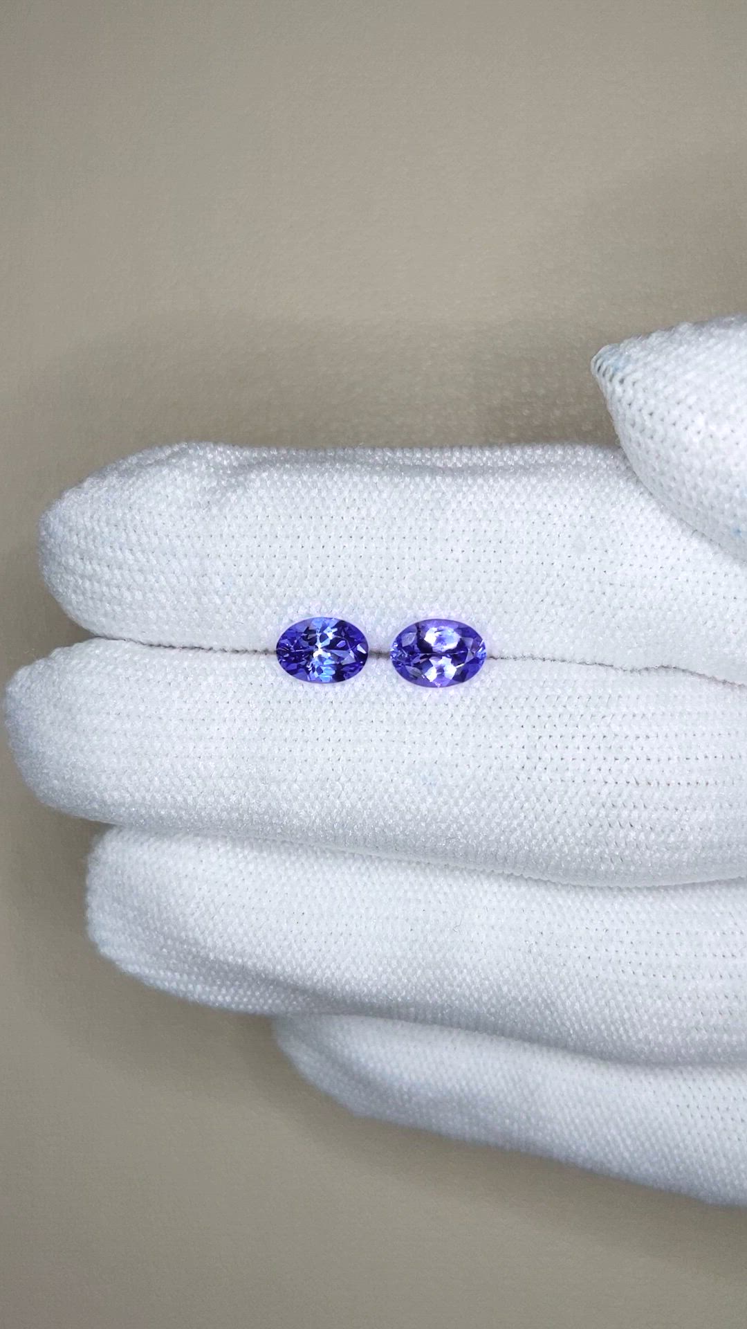 1.64&nbsp;Ct.Tw.Total Carat Weight Violetish Blue Tanzanite Pair from Tanzania Size Video