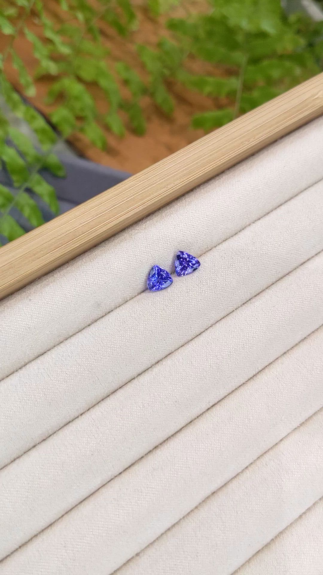 1.75&nbsp;Ct.Tw.Total Carat Weight Violetish Blue Tanzanite Pair from Tanzania Size Video