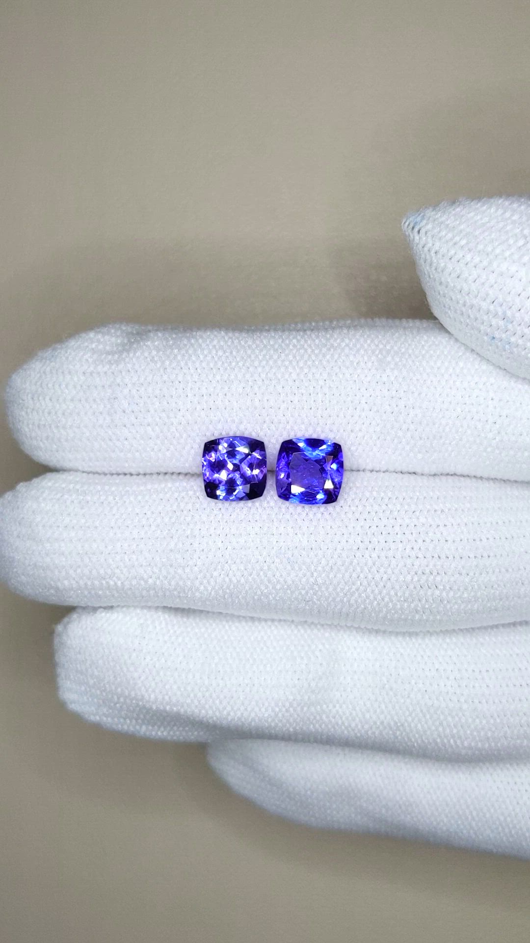 2.88&nbsp;Ct.Tw.Total Carat Weight Violetish Blue Tanzanite Pair from Tanzania Size Video
