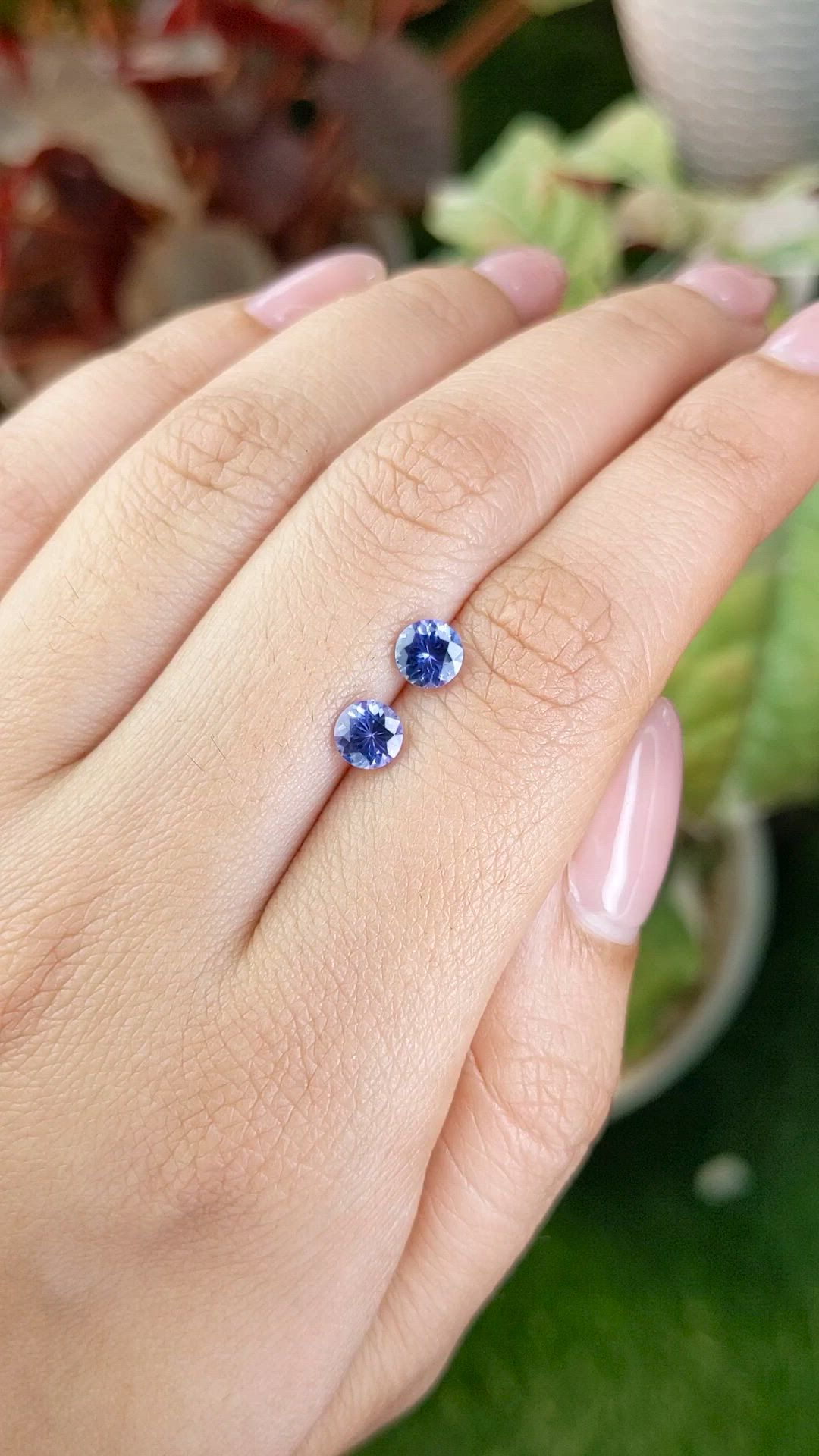 1.03&nbsp;Ct.Tw.Total Carat Weight Violetish Blue Tanzanite Pair from Tanzania Size Video