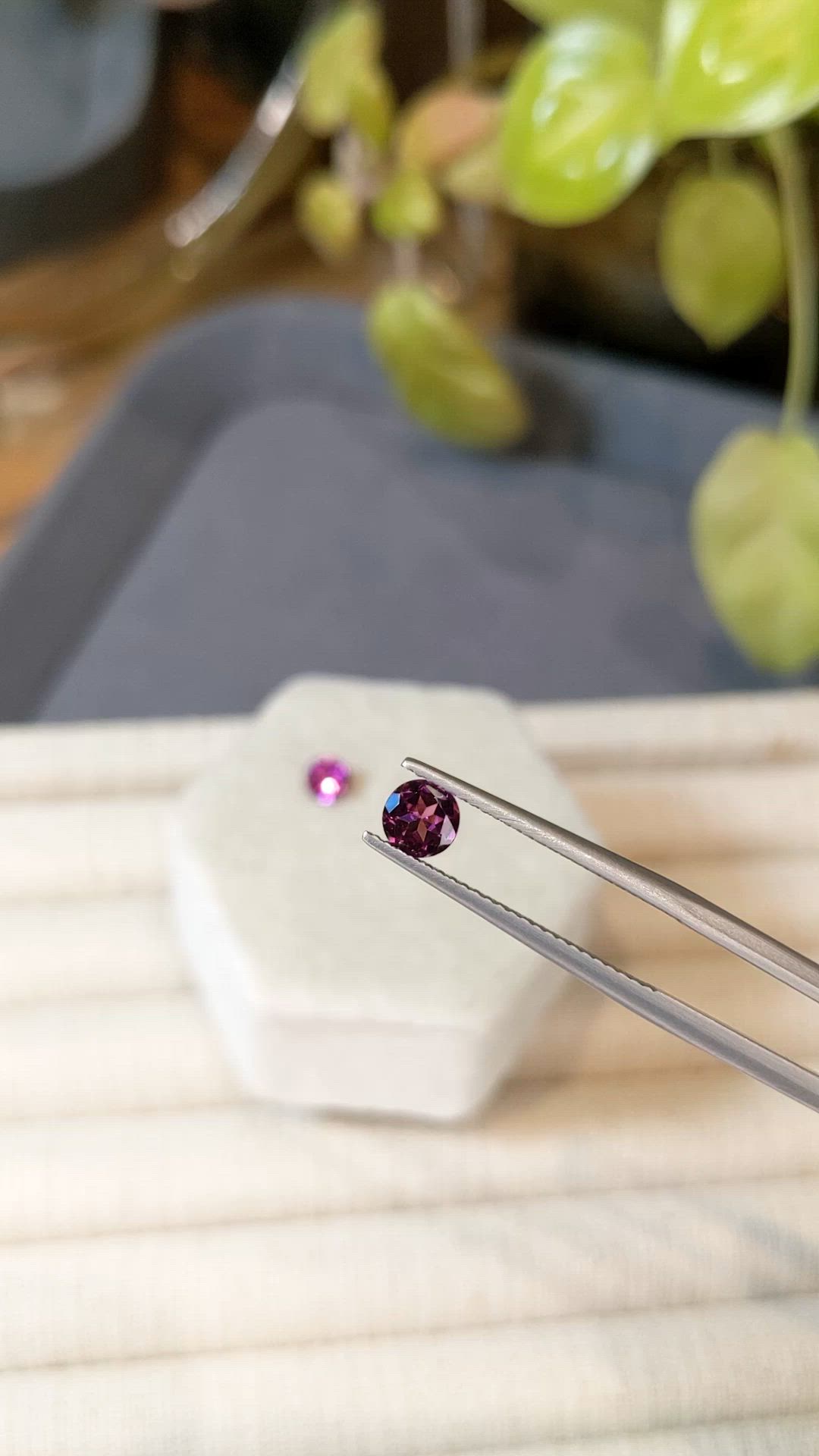 1.00&nbsp;Ct.Tw.Total Carat Weight Purple Rhodolite Garnet Pair from Tanzania Size Video