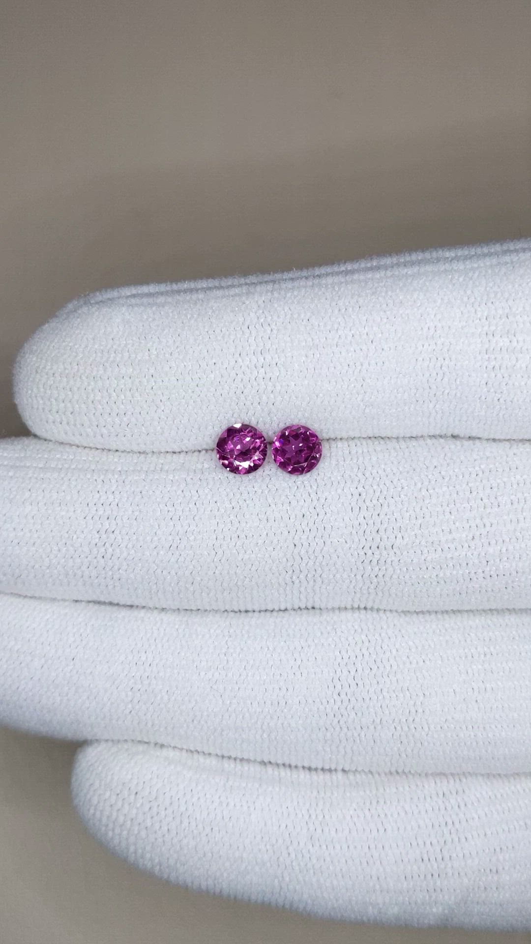 1.00&nbsp;Ct.Tw.Total Carat Weight Purple Rhodolite Garnet Pair from Tanzania Size Video