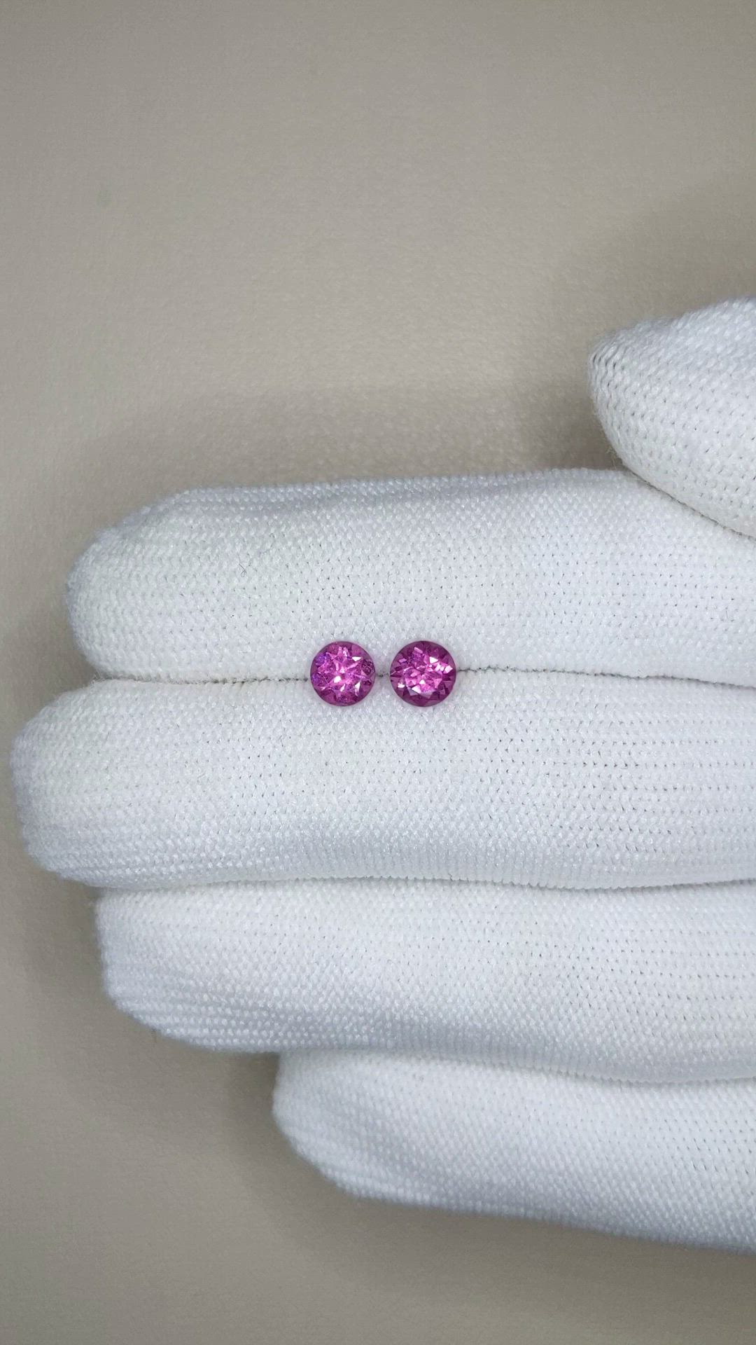 1.21&nbsp;Ct.Tw.Total Carat Weight Purplish Pink Rhodolite Garnet Pair from Tanzania Size Video