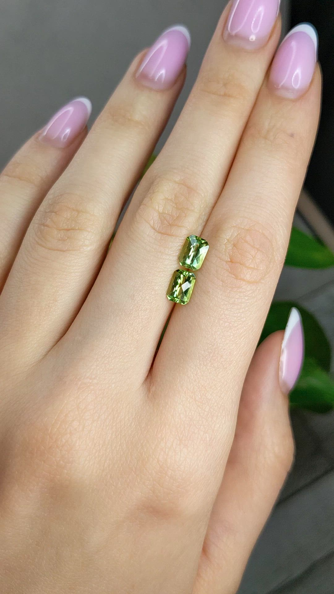 2.27&nbsp;Ct.Tw.Total Carat Weight Green (Lime Green) Peridot Pair from Brazil Size Video