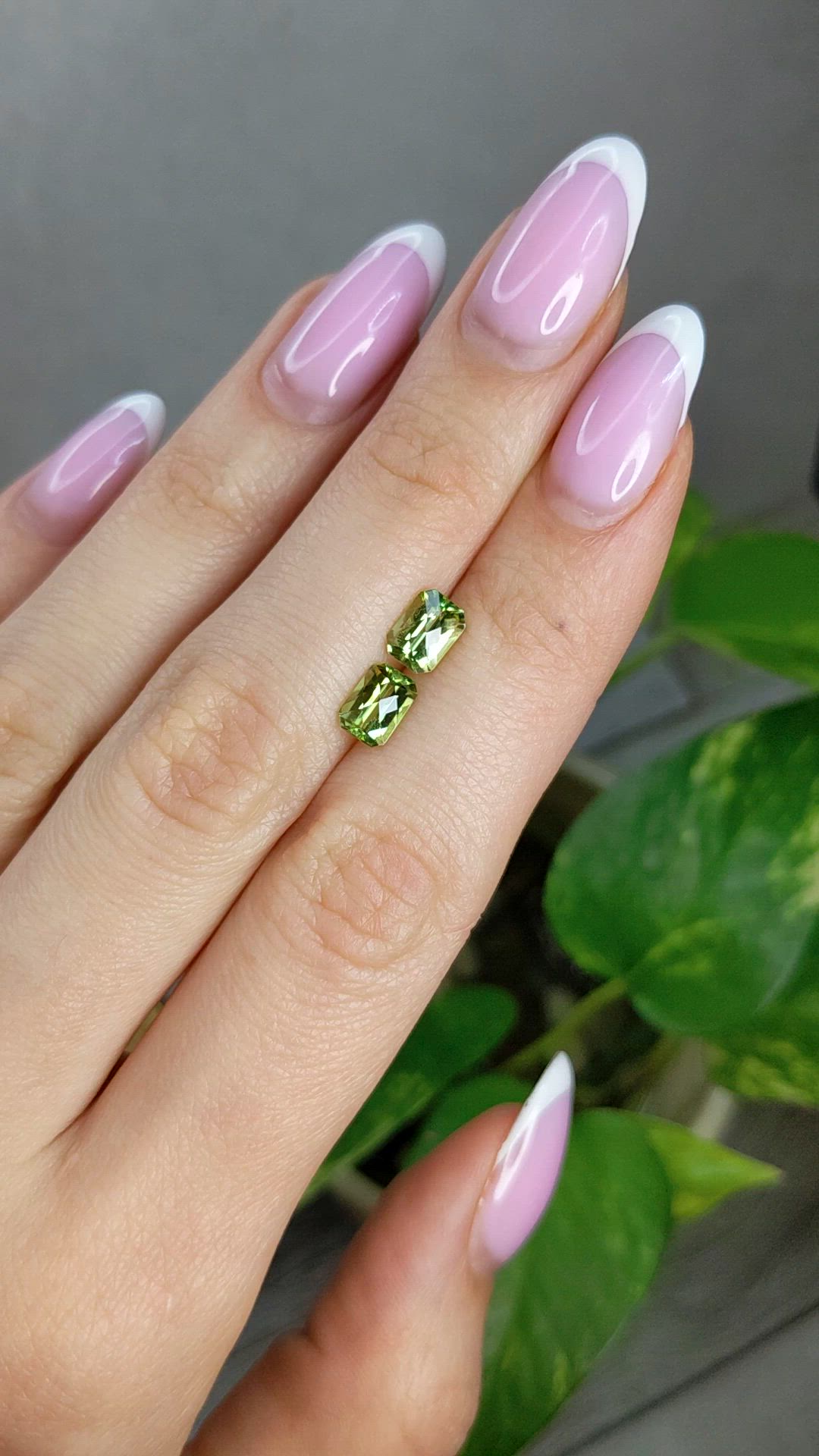 2.27&nbsp;Ct.Tw.Total Carat Weight Green (Lime Green) Peridot Pair from Brazil Size Video