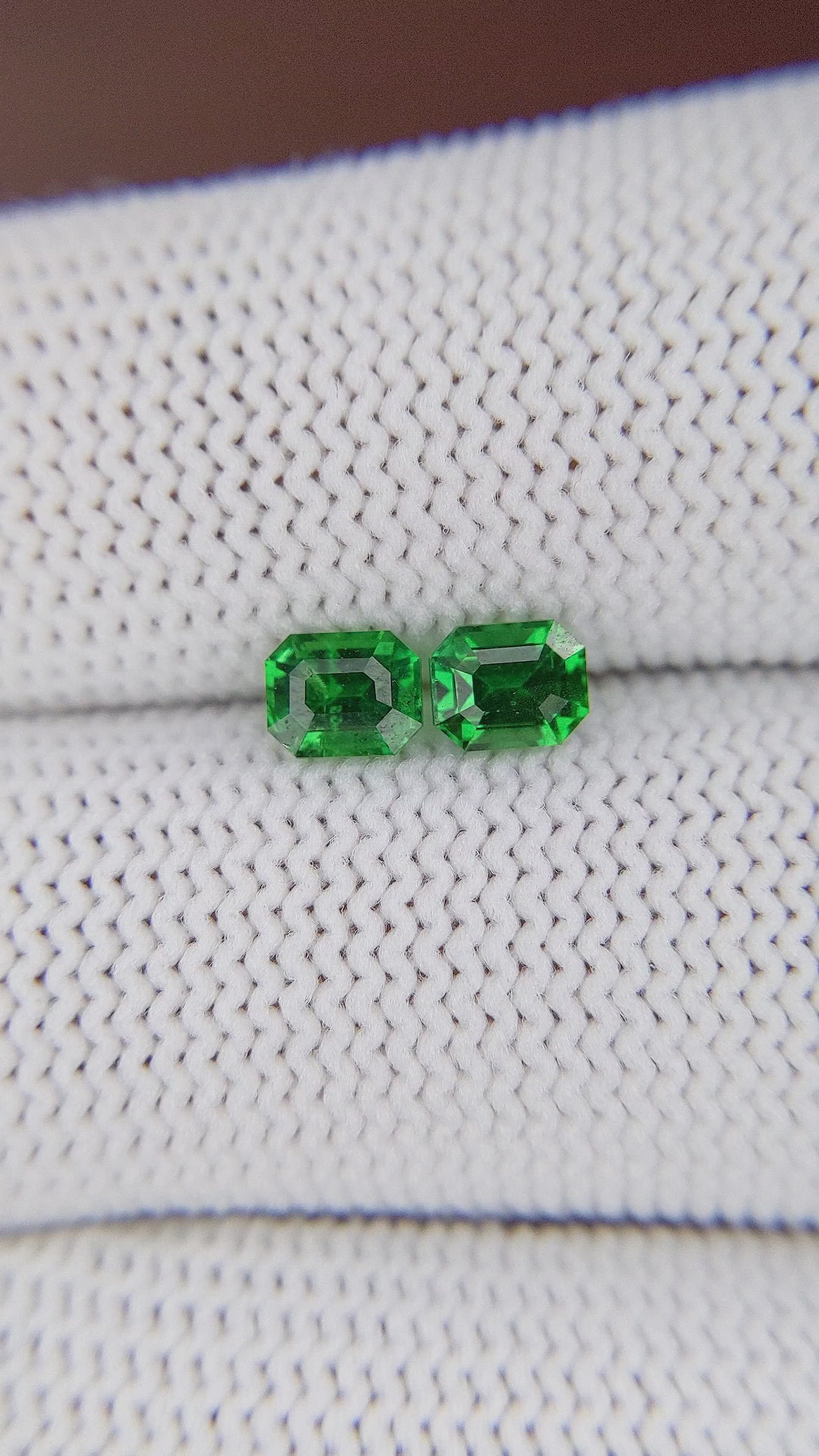 1.16&nbsp;Ct.Tw.Total Carat Weight Tsavorite Garnet Pair from Tanzania Size Video