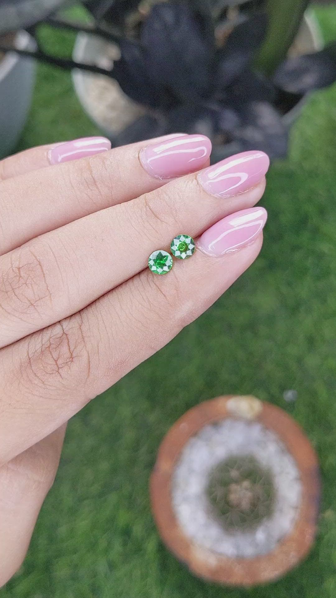 0.73&nbsp;Ct.Tw.Total Carat Weight Tsavorite Garnet Pair from Tanzania Size Video
