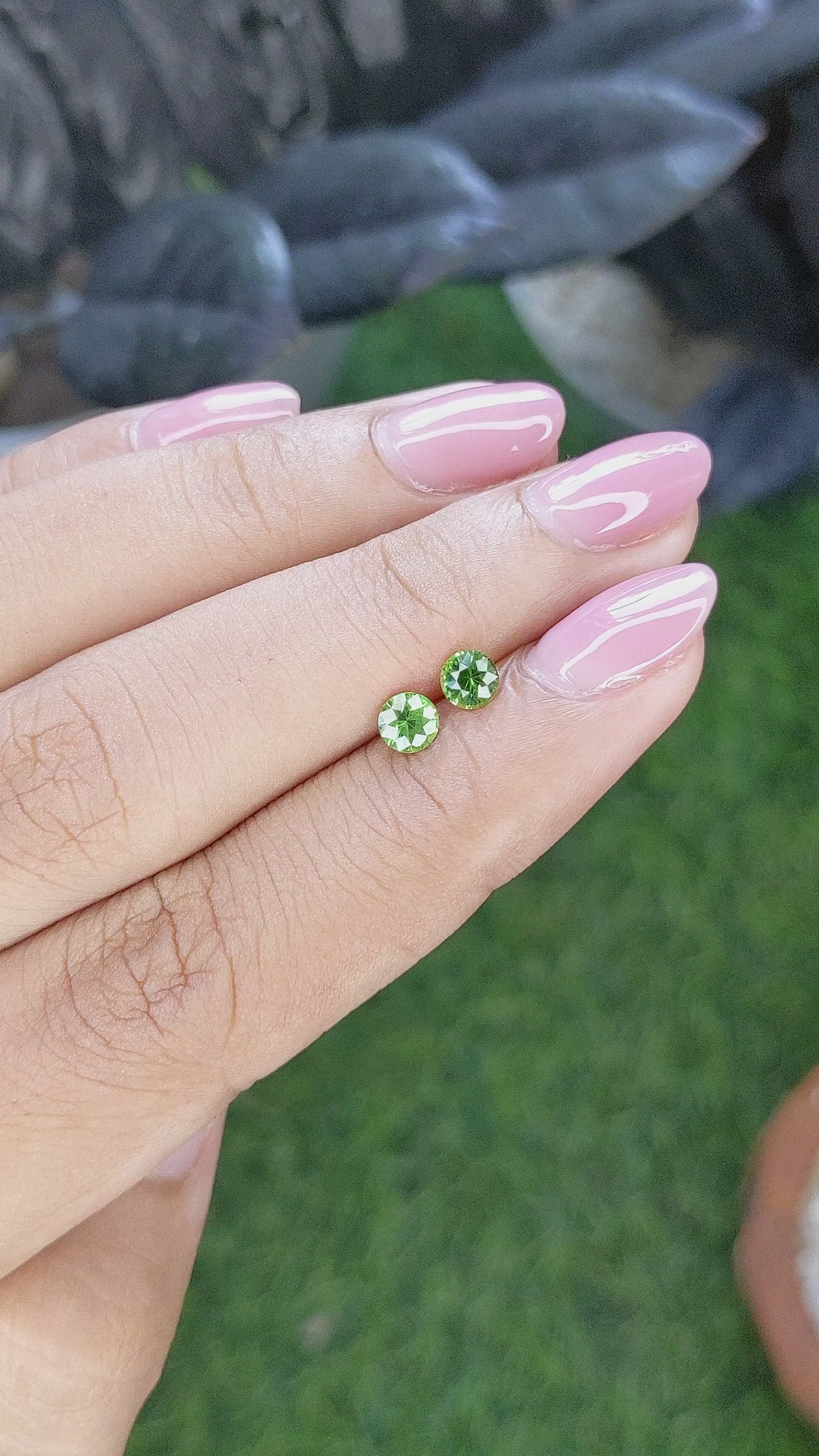 0.62&nbsp;Ct.Tw.Total Carat Weight Tsavorite Garnet Pair from Tanzania Size Video