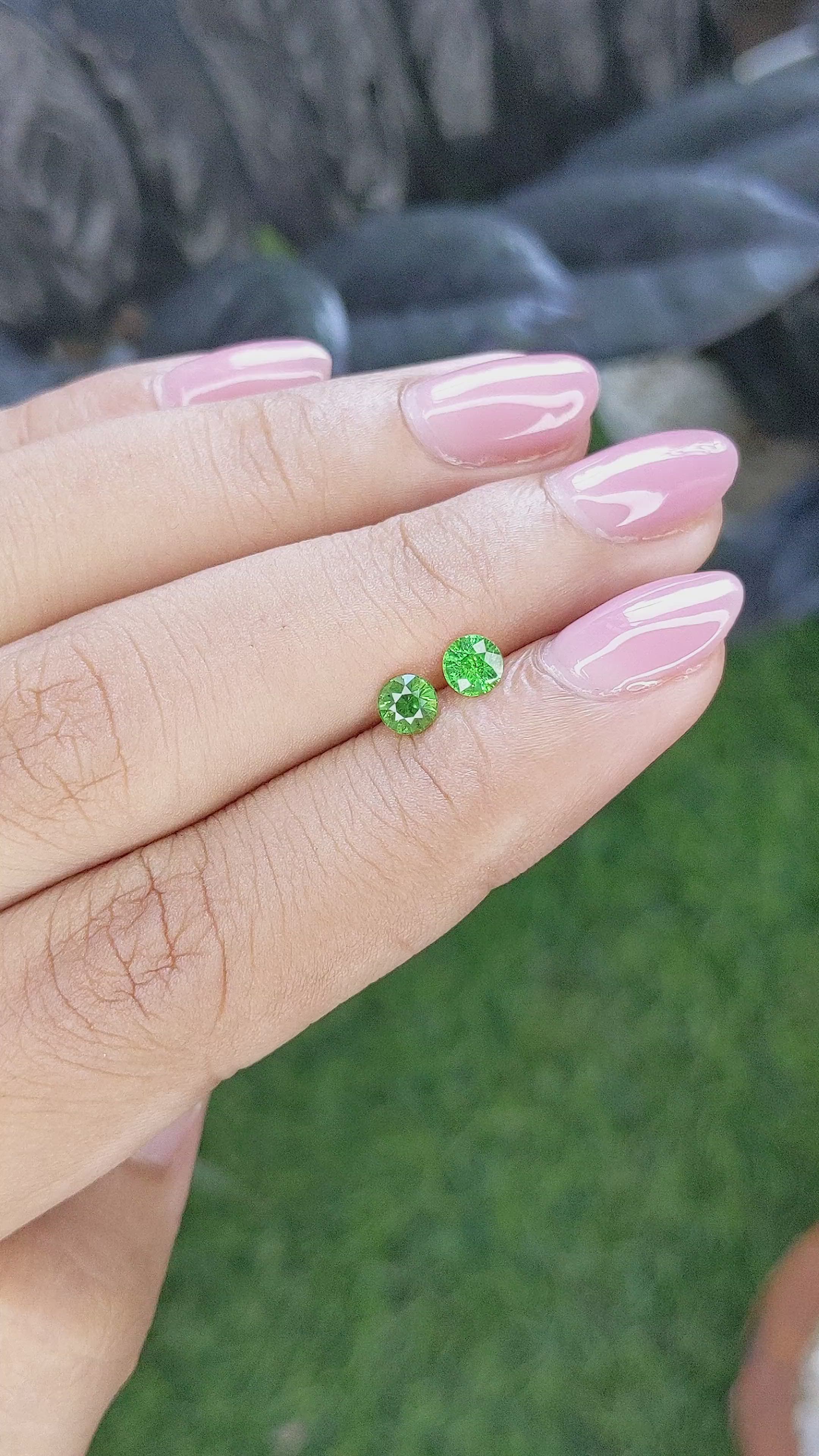 0.62&nbsp;Ct.Tw.Total Carat Weight Tsavorite Garnet Pair from Tanzania Size Video