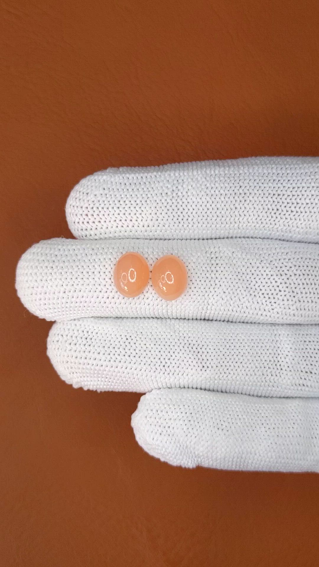 4.57&nbsp;Ct.Tw.Total Carat Weight Peach Cabochon Moonstone Pair from Ceylon (Sri Lanka) Size Video