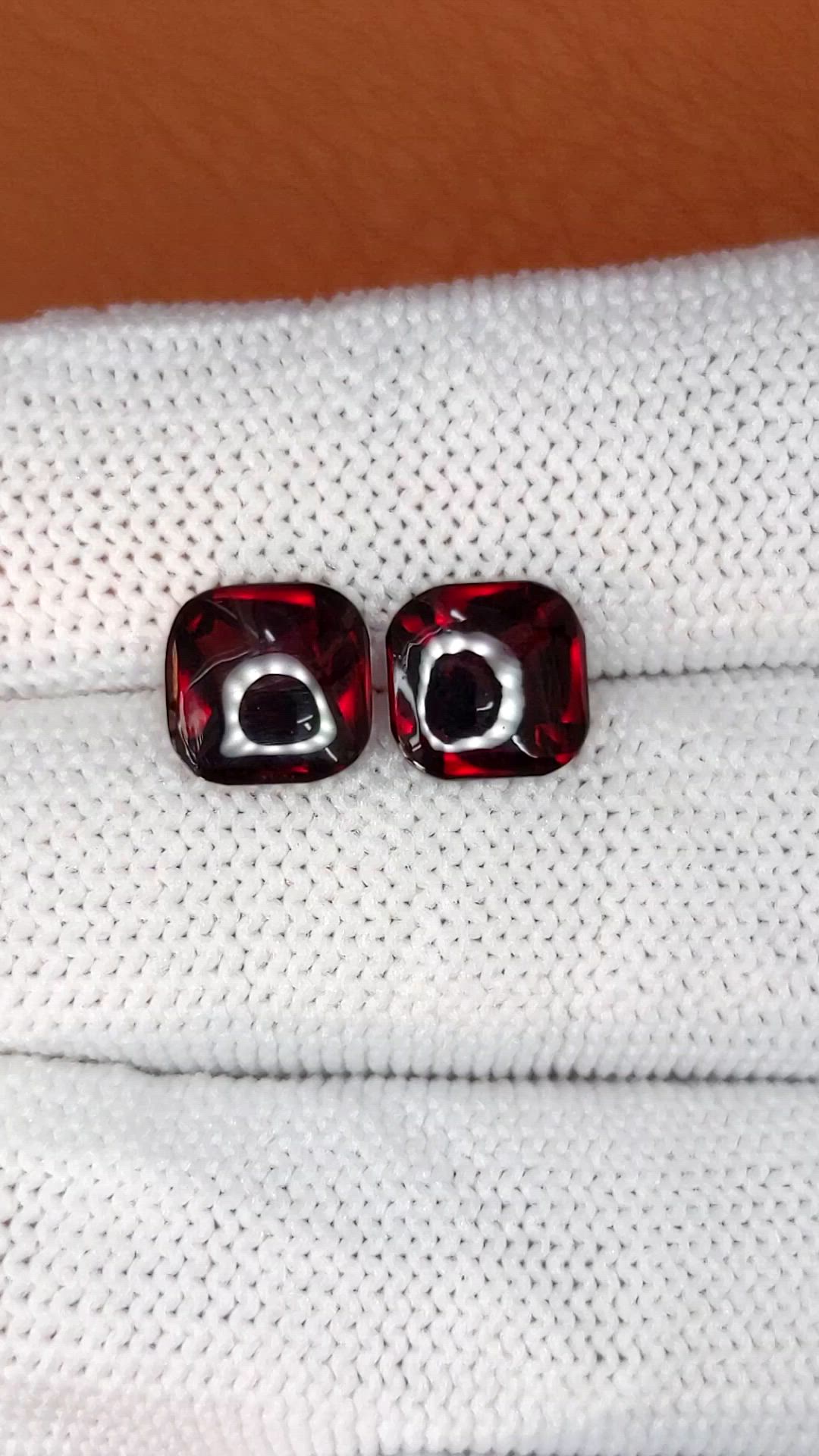 4.84&nbsp;Ct.Tw.Total Carat Weight Red Cabochon Almandine Garnet Pair from Ceylon (Sri Lanka) Size Video