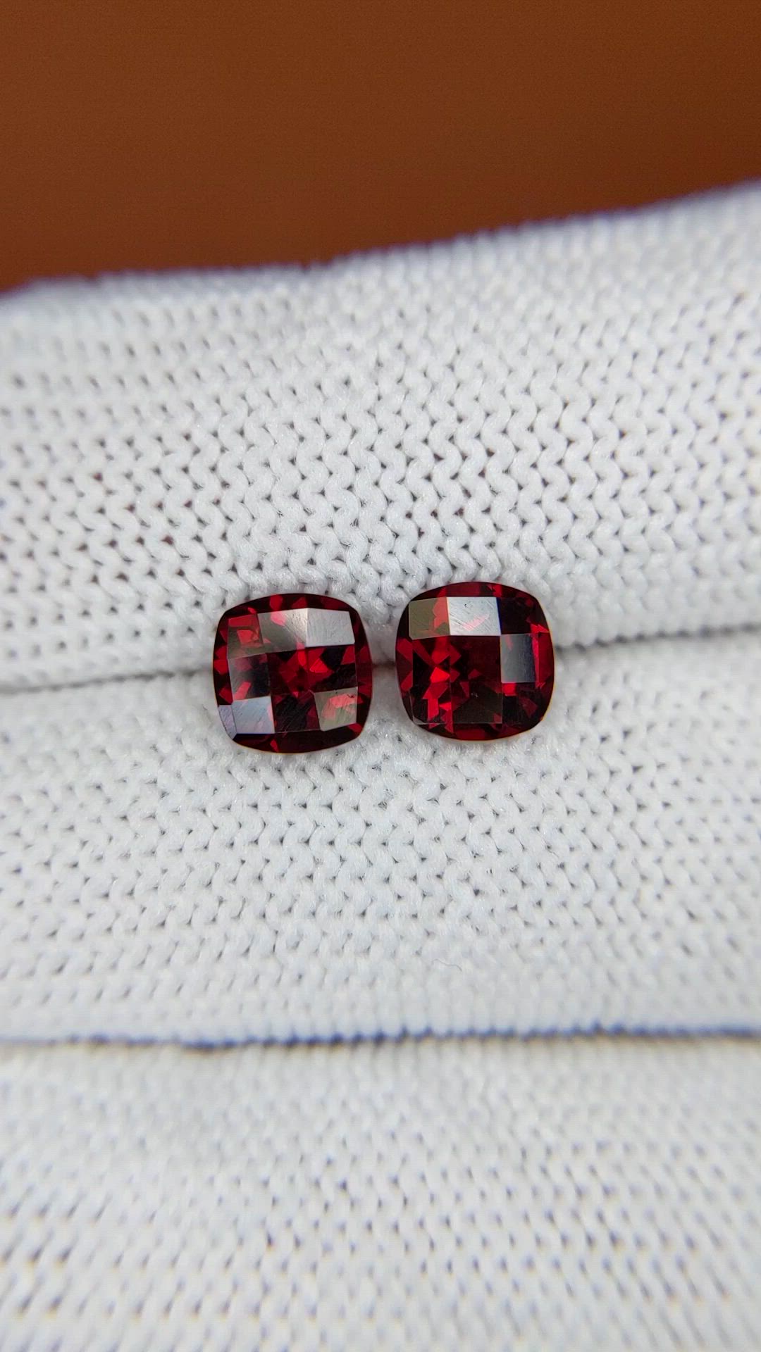 2.50&nbsp;Ct.Tw.Total Carat Weight Red Almandine Garnet Pair from Ceylon (Sri Lanka) Size Video