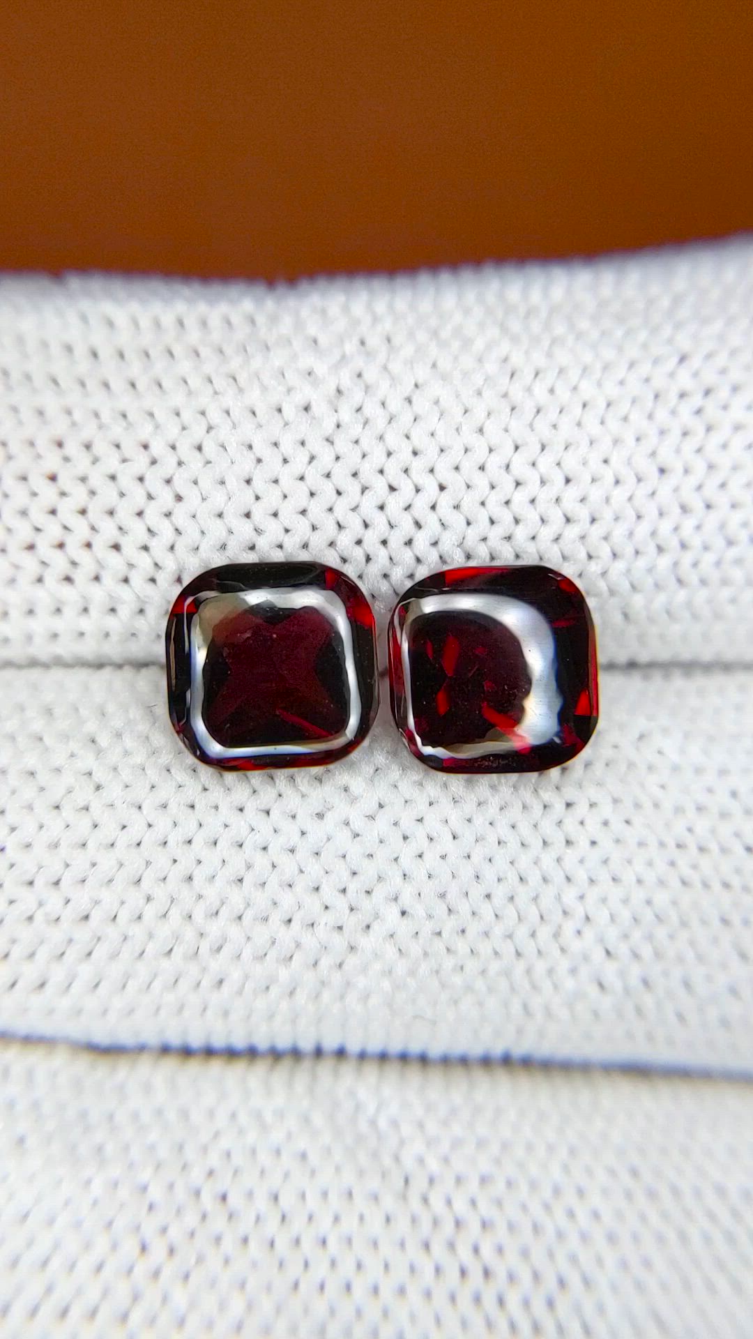 5.04&nbsp;Ct.Tw.Total Carat Weight Red Cabochon Almandine Garnet Pair from Ceylon (Sri Lanka) Size Video