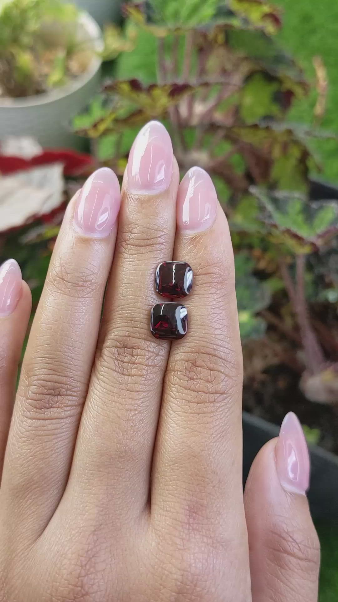 5.04&nbsp;Ct.Tw.Total Carat Weight Red Cabochon Almandine Garnet Pair from Ceylon (Sri Lanka) Size Video