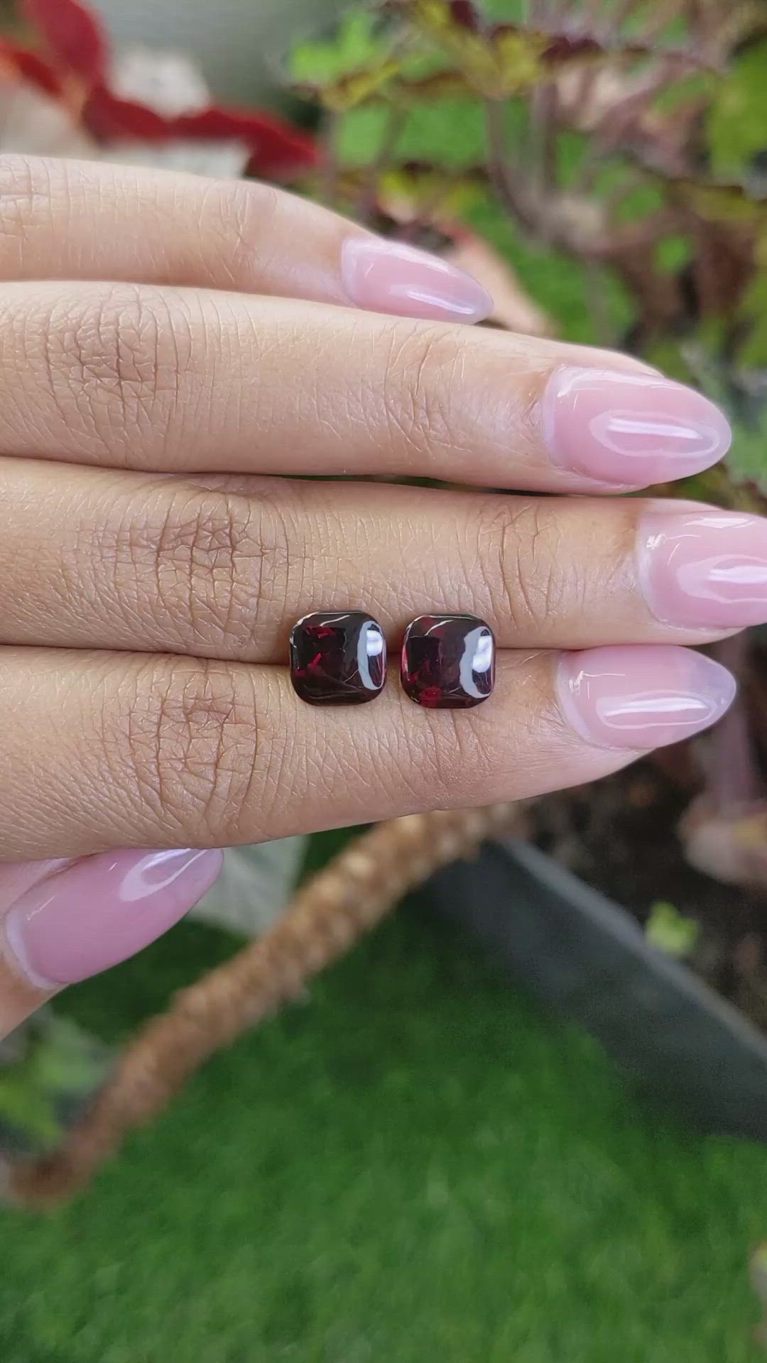 5.04&nbsp;Ct.Tw.Total Carat Weight Red Cabochon Almandine Garnet Pair from Ceylon (Sri Lanka) Size Video