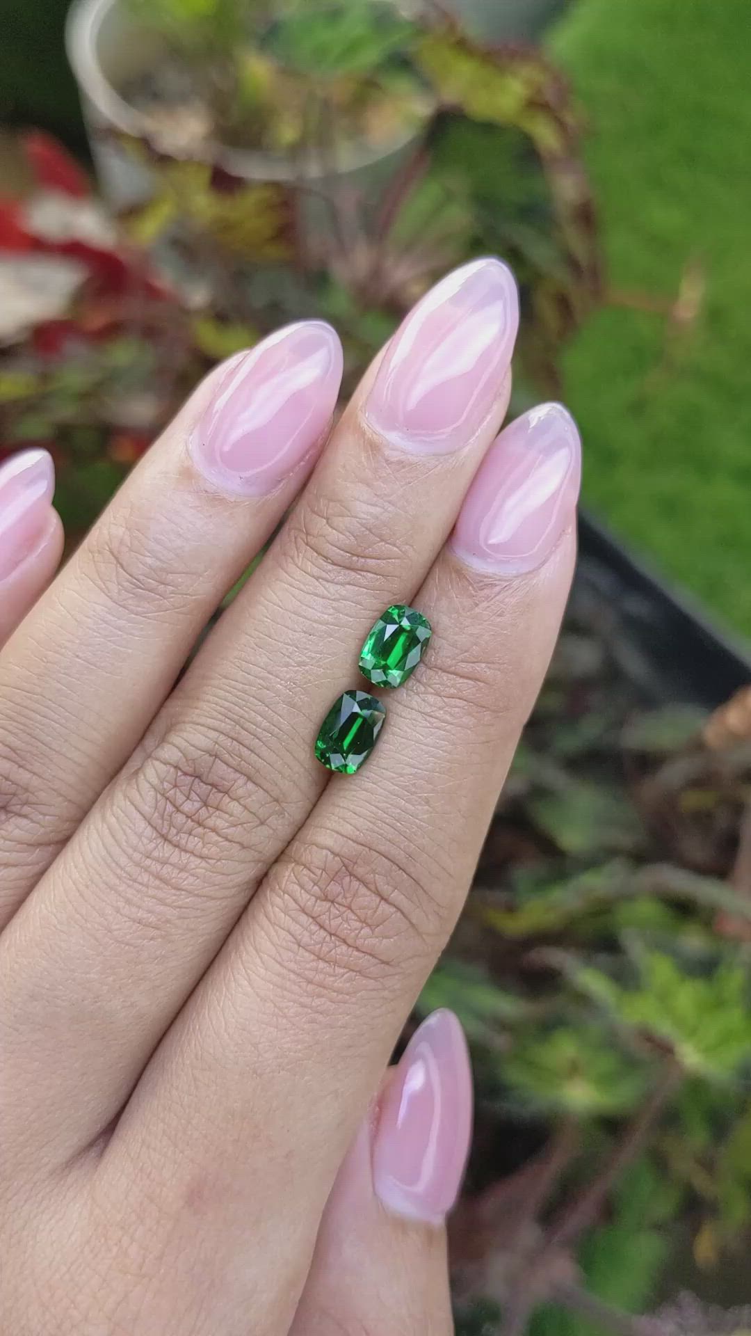 2.21&nbsp;Ct.Tw.Total Carat Weight Tsavorite Garnet Pair from Madagascar Size Video